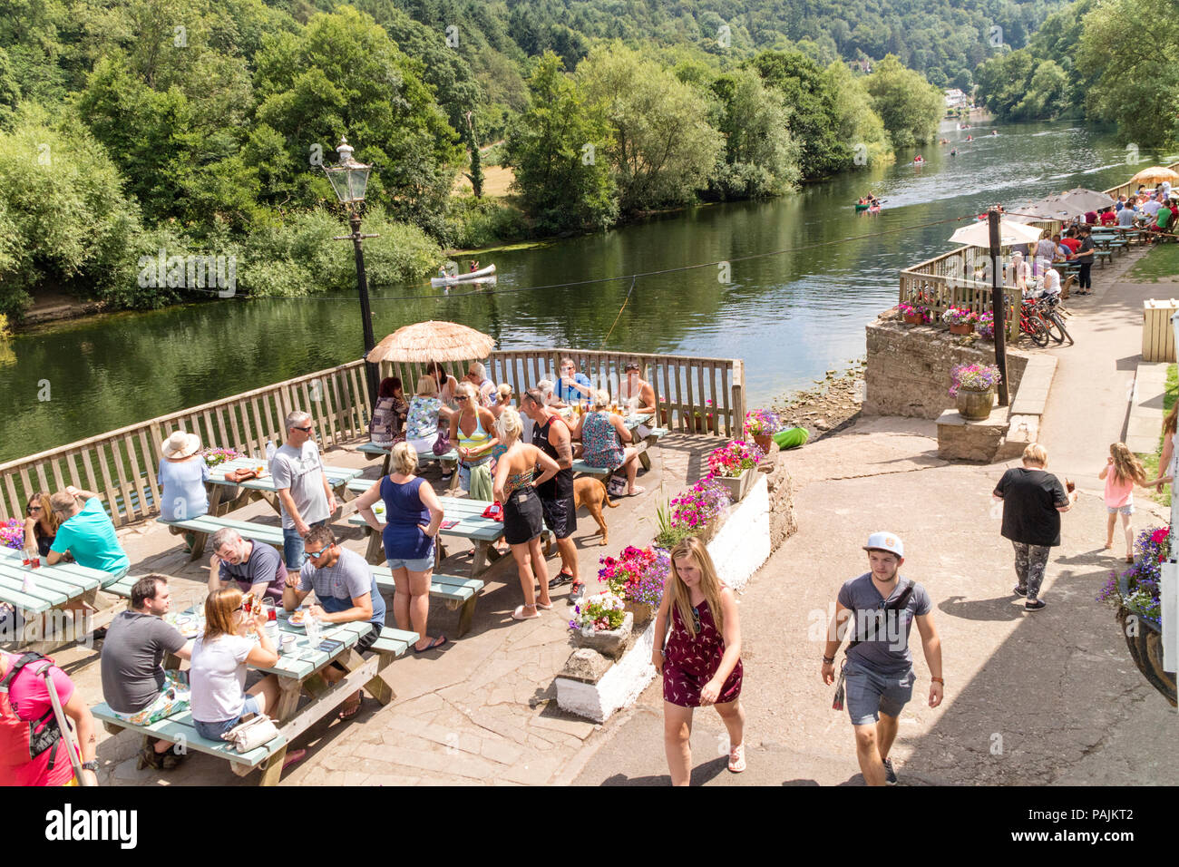 Juillet 2018 L'été à Ye Old Ferrie Inn (est 1473), Symonds Yat, Herefordshire, Angleterre, RU Banque D'Images