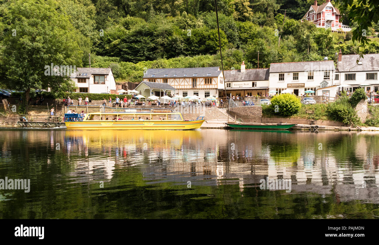 Un voyage bateau sur la rivière Wye à Symonds Yat est, Herefordshire, Angleterre, RU Banque D'Images