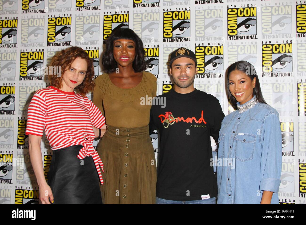 Fiona Dourif, Amanda Warren, Gabriel Chavarria, Lex Scott Davis présente à San Diego Comic-Con International - SAT, San Diego Convention Center, San Diego, CA, 21 juillet 2018. Photo par : Priscilla Grant/Everett Collection Banque D'Images