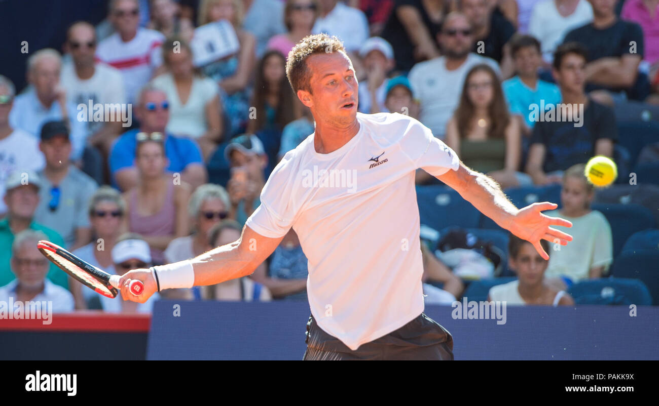 24 juillet 2018, Hambourg : Tennis ATP-Tour German Open, des célibataires, des hommes au Rothenbaum tennis stadium. Bassilashvili (Géorgie) vs Commentaires (Allemagne). De commentaires en provenance de l'Allemagne pendant le jeu. Commentaires étonnamment abandonné dans le premier tour. Photo : Daniel Bockwoldt/dpa Banque D'Images