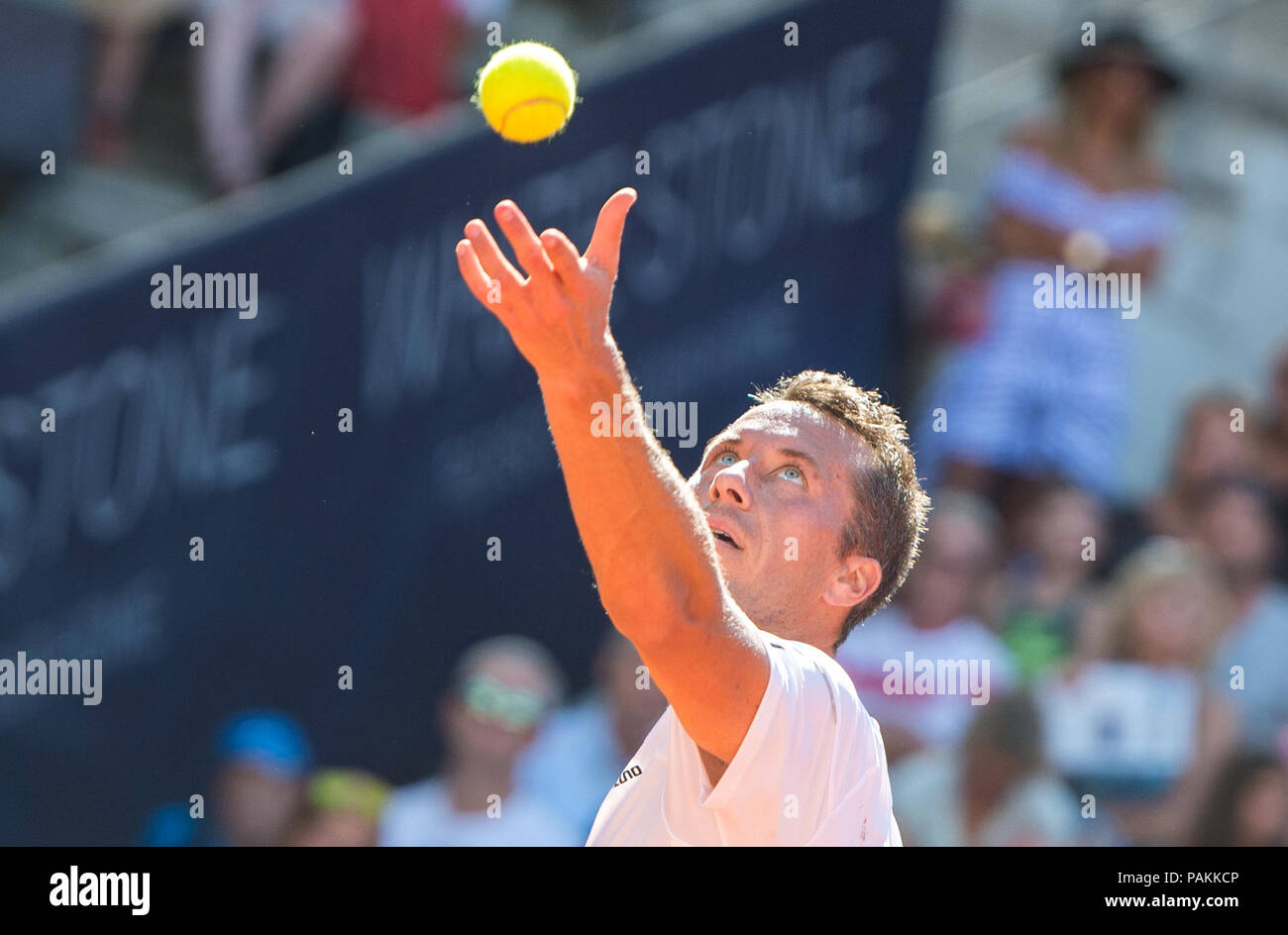 24 juillet 2018, Hambourg : Tennis ATP-Tour German Open, des célibataires, des hommes au Rothenbaum tennis stadium. Bassilashvili (Géorgie) vs Commentaires (Allemagne). De commentaires en provenance de l'Allemagne pendant le jeu. Commentaires étonnamment abandonné dans le premier tour. Photo : Daniel Bockwoldt/dpa Banque D'Images