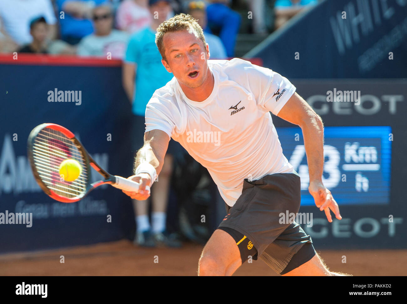 24 juillet 2018, Hambourg : Tennis ATP-Tour German Open, des célibataires, des hommes au Rothenbaum tennis stadium. Bassilashvili (Géorgie) vs Commentaires (Allemagne). De commentaires en provenance de l'Allemagne pendant le jeu. Commentaires étonnamment abandonné dans le premier tour. Photo : Daniel Bockwoldt/dpa Banque D'Images