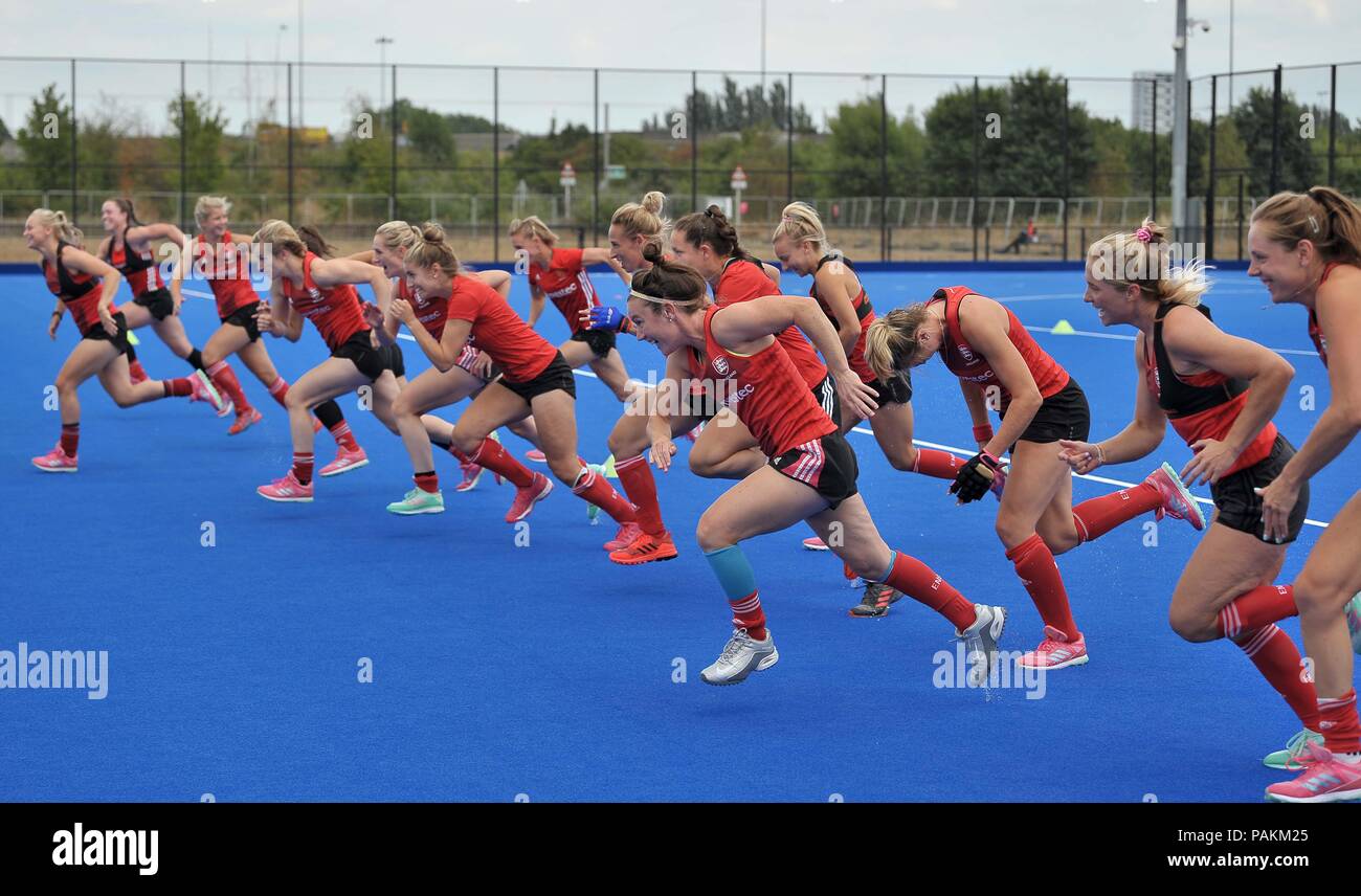 Londres, Royaume-Uni. 24 juillet, 2018. L'équipe n'sprints durant la formation. Session de formation de l'Angleterre. Womens Hockey World Cup 2018. Lee Valley hockey centre. Queen Elizabeth Olympic Park. Stratford. Londres. UK. 24/07/2018. Credit : Sport en images/Alamy Live News Banque D'Images