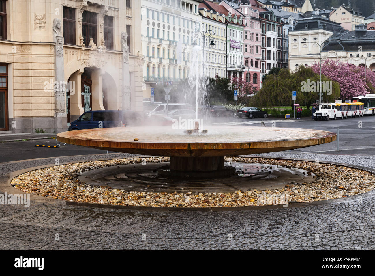 Geyser d'eau minérale à Karlovy Vary, République Tchèque Banque D'Images