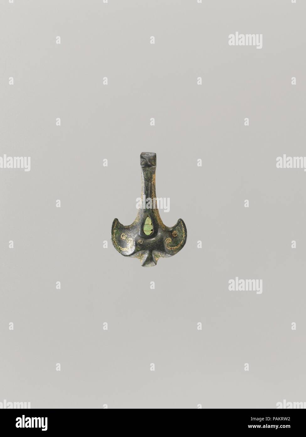 Crochet de la courroie. Culture : la Chine. Dimensions : 1 1/8 in W. (2,9 cm) ; L. 1 11/16 in. (4,3 cm). Musée : Metropolitan Museum of Art, New York, USA. Banque D'Images