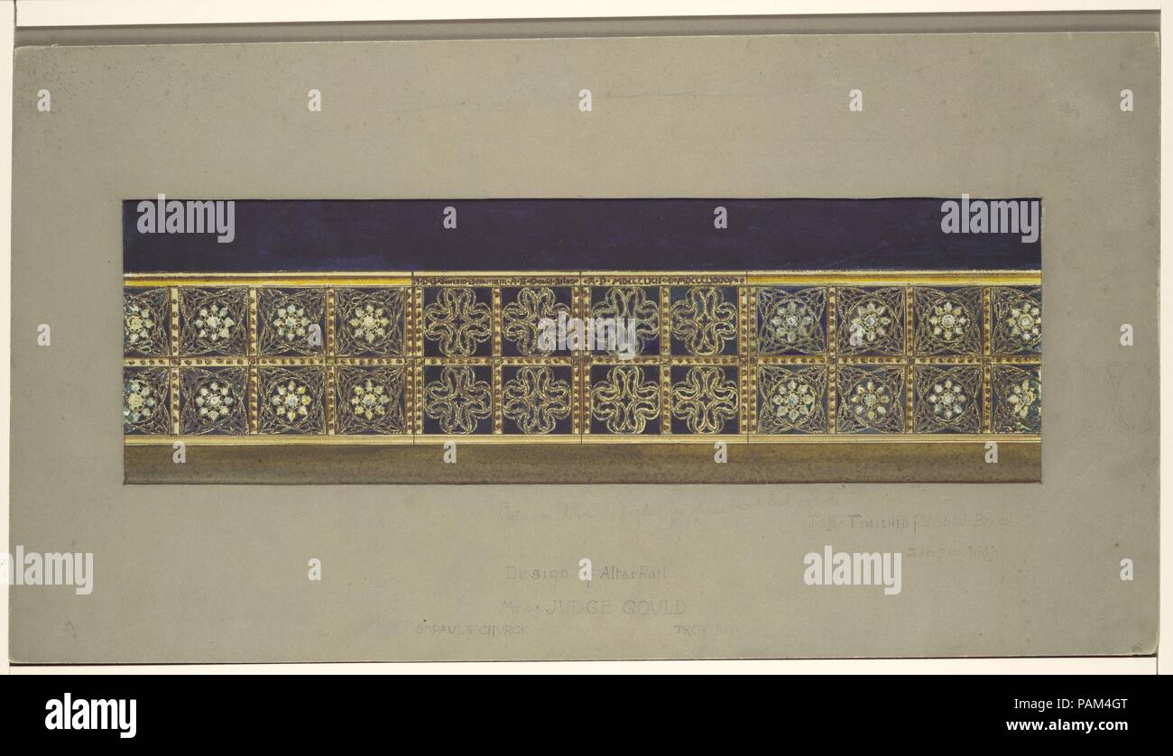 Conception d'autel de l'église St. Paul de Troy, New York. Artiste : Louis Comfort Tiffany (1848-1933, New York New York). Culture : L'Américain. Dimensions : 9 3/16 x 17 in. (23,3 x 43,2 cm) d'autres (Design) : 4 3/16 x 13 9/16 in. (10,6 x 34,4 cm). Bouilloire : le verre selon Tiffany et Decorating Company (Américain, 1892-1902). Date : ca. 1895-98. L'autel en se fondant sur cette conception existe, légèrement modifiés, dans l'église St. Paul à Troy, New York, où il a été installé après des rénovations dans les années 1890. Le rail a été commandé par Sarah McCoun Vail Gould (1821-après 1880), épouse de George C. Gould (1 Banque D'Images