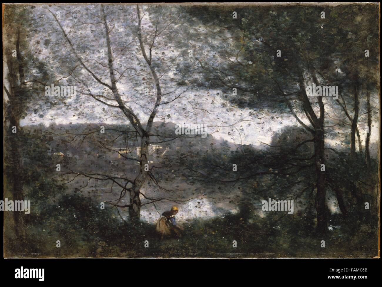 Ville-d'Avray. Artiste : Camille Corot (français, Paris 1796-1875 Paris). Dimensions : 21 5/8 x 31 1/2 in. (54,9 x 80 cm). Date : 1870. Corot souvent peint des vues sur le grand étang sur la propriété qu'il a hérité de ses parents à Ville-d'Avray. En répétant la scène, il a pris quelques libertés, en particulier avec l'arbre juste à gauche du centre. La silhouette de branches et de feuillage contre le ciel d'étain a conduit le biographe de Corot Alfred Robaut à assimiler ce travail à une toile d'araignée. Corot inclus initialement un enfant avec les bras tendus à côté de la femme paysanne accroupie, mais il semble avoir trouvé ce Banque D'Images