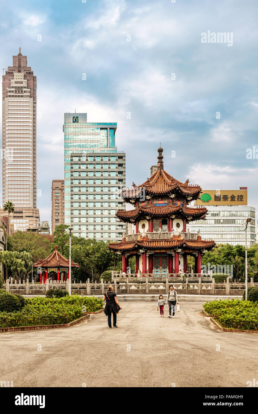 Taipei, Taiwan - Jan 16, 2018 : pavillon ou de l'architecture chinoise pagode au 228 Parc de la paix à Taipei, Taiwan, Banque D'Images