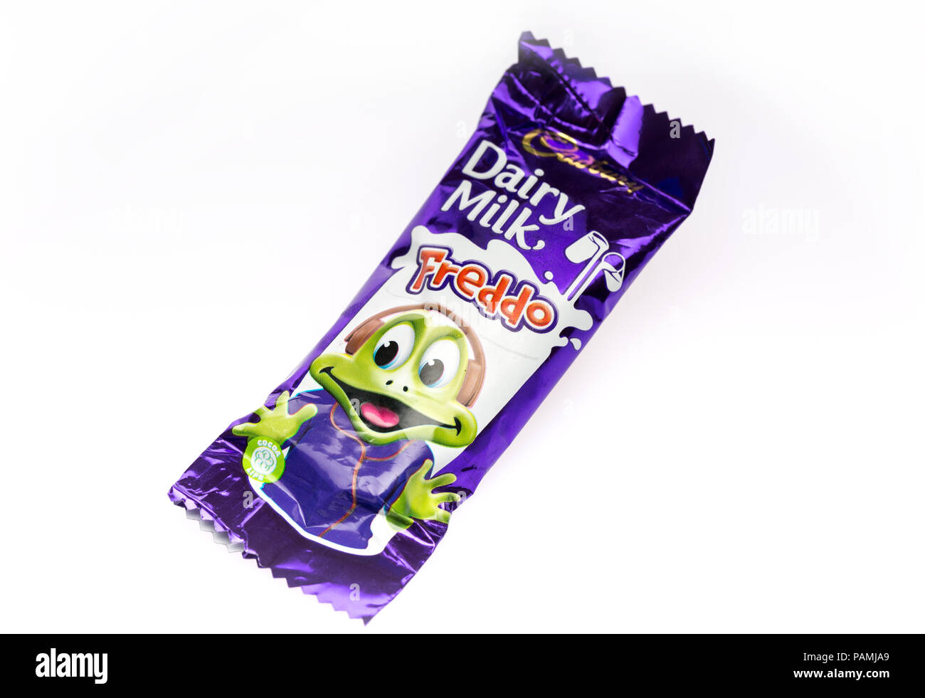 Barre de chocolat Cadbury Freddo sur fond blanc Banque D'Images