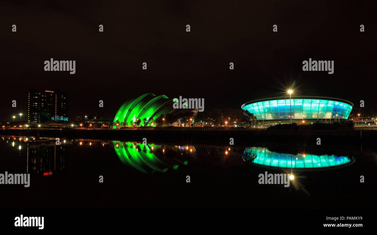 Glasgow et l'Armadillo Hydro dans la nuit Banque D'Images