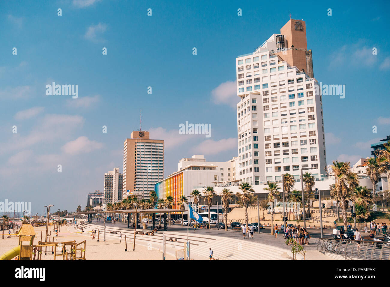 L'hôtel en bord de strip à Tel Aviv, Israël Banque D'Images