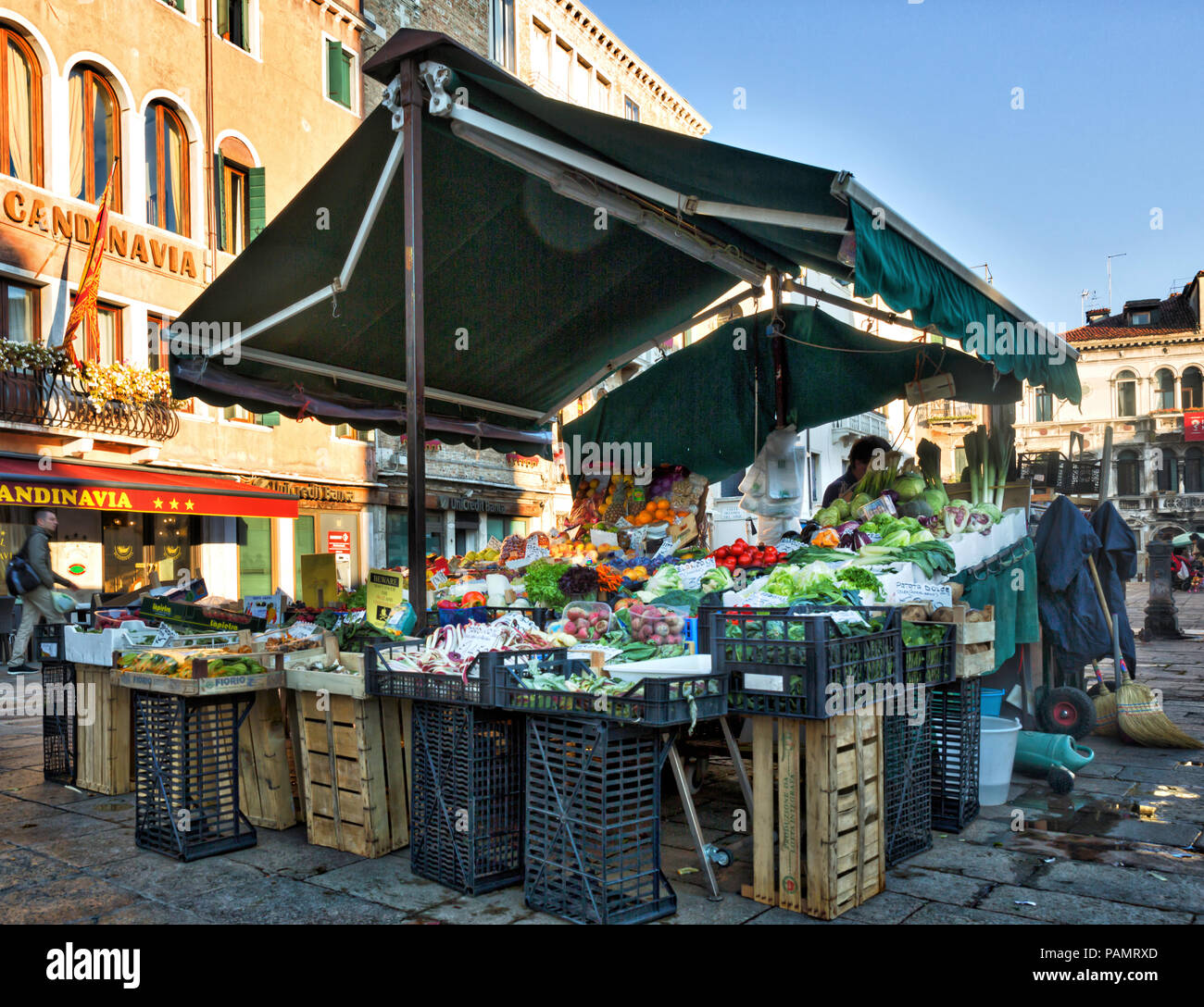 La sélection de fruits et légumes à la marchés de Venise est remarquable Banque D'Images