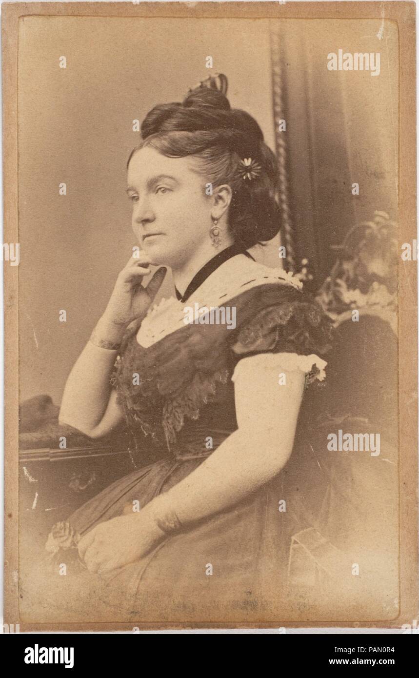 [Une femme non identifiée]. Artiste : Inconnu (britannique). Dimensions : 10,5 x 6,5 cm (4 1/8 x 2 9/16 in.). Date : 1850s-60s. Musée : Metropolitan Museum of Art, New York, USA. Banque D'Images