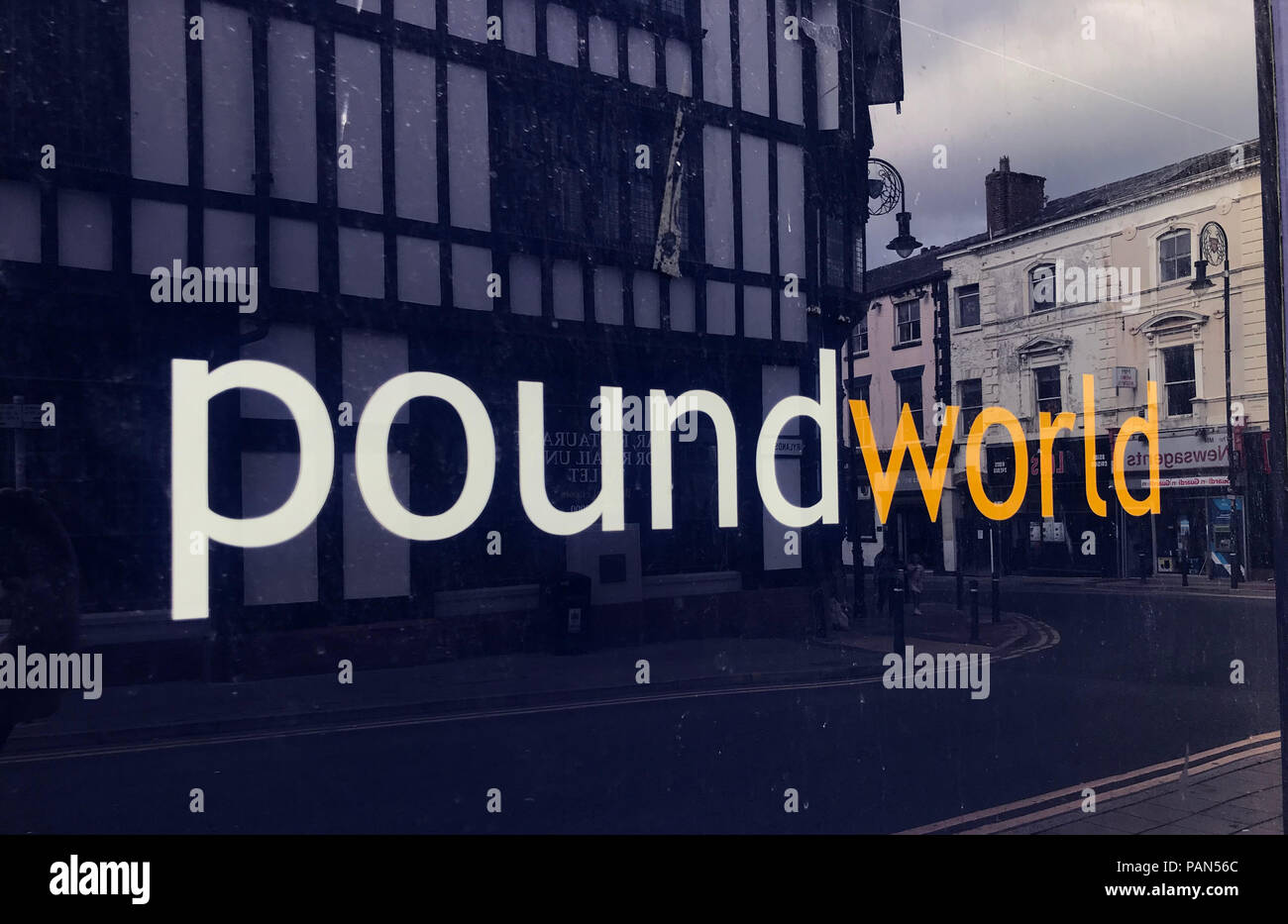 Poundworld store (fermée) de la rue Bridge, Warrington, Cheshire, North West England, UK Banque D'Images