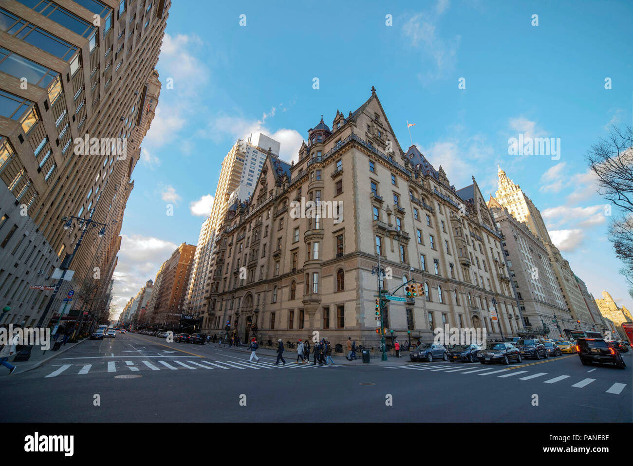 Le Dakota Building dans l'Upper West Side, où John Lennon chanteur icône utilisée pour vivre et en face de laquelle a été tué en 1980, New York, U.S.A., Déc Banque D'Images