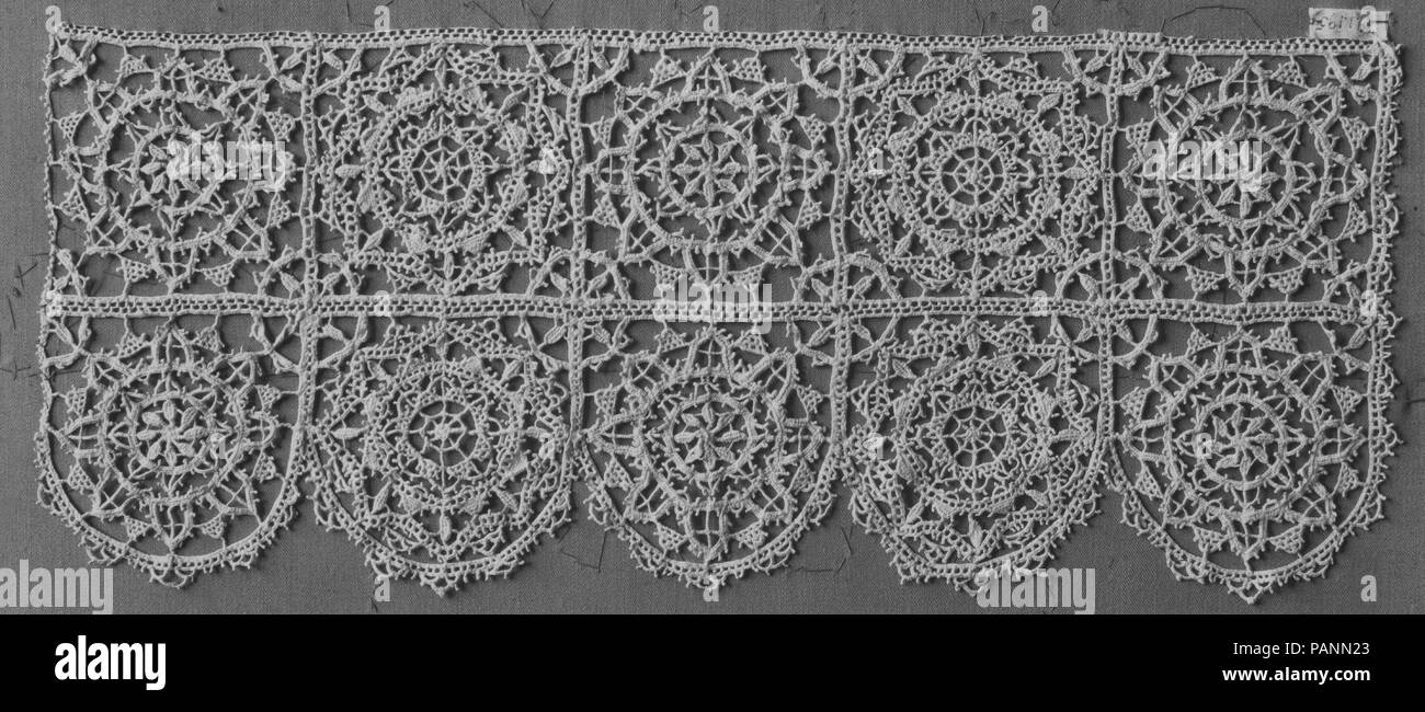 Fragment. Culture : l'italien. Dimensions : L. 15 x 6 pouces W. (38,1 x 15,2 cm). Date : le 17e siècle. Musée : Metropolitan Museum of Art, New York, USA. Banque D'Images