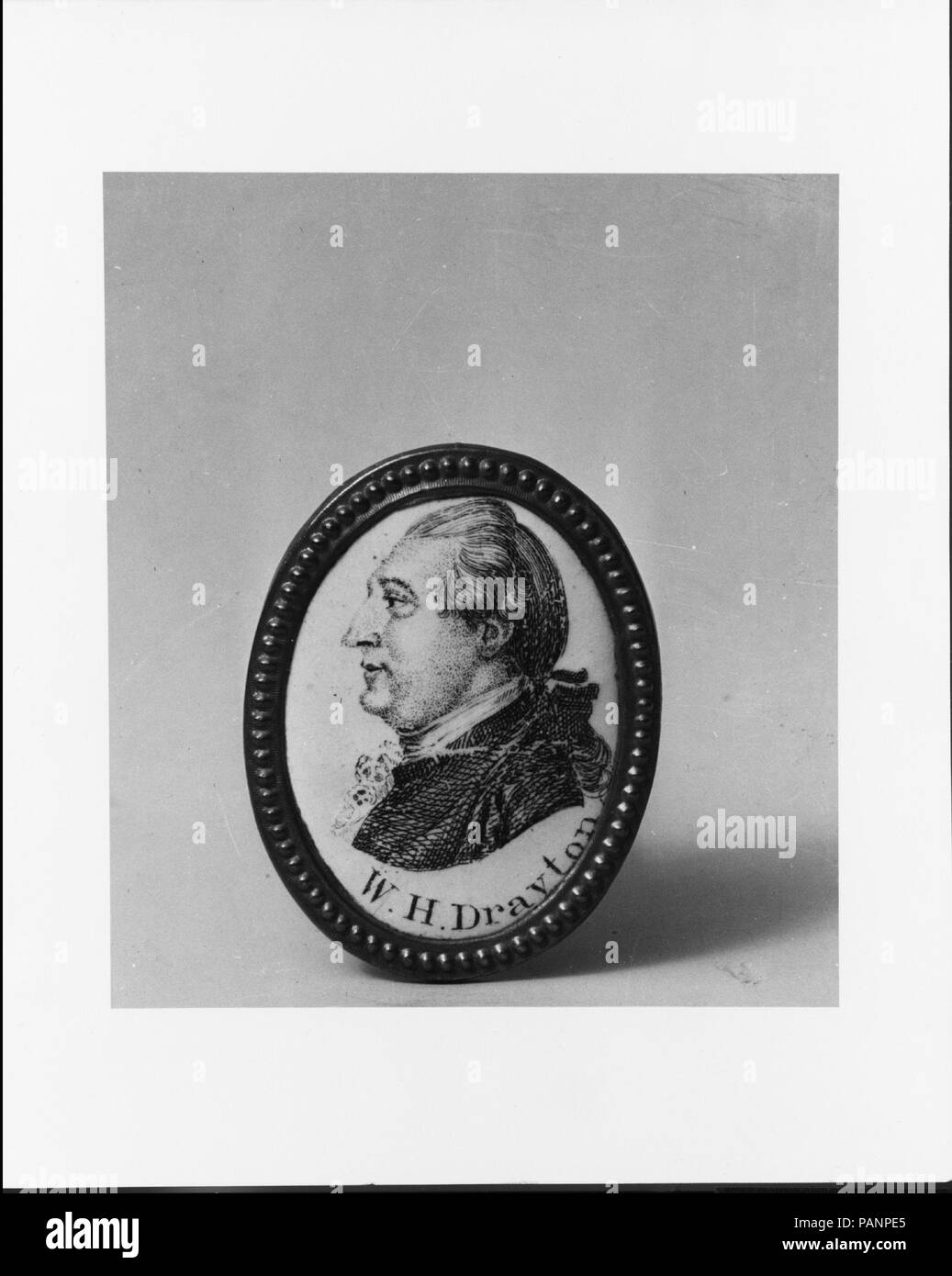 L'axe invisible. Dimensions : 1 x 1 3/8 à 13/16. (4,6 x 3,5 cm). Date : 1750-1800. Musée : Metropolitan Museum of Art, New York, USA. Banque D'Images