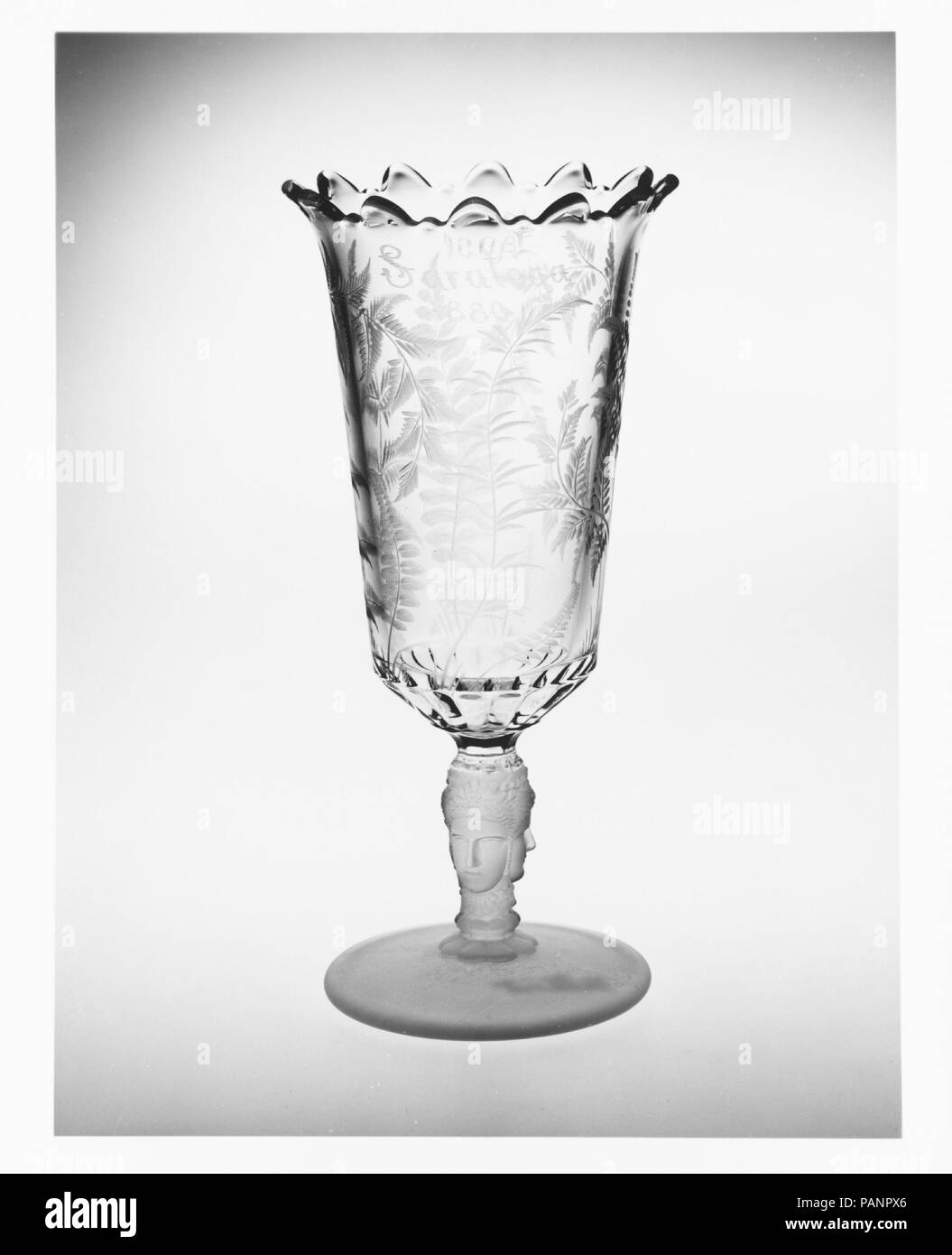 Vase. Culture : L'Américain. Dimensions : 9 1/8 x 4 1/4 in. (23,2 x 10,8 cm). Bouilloire : George Duncan et Fils (1874-1891). Date : ca. 1878-90. Musée : Metropolitan Museum of Art, New York, USA. Banque D'Images