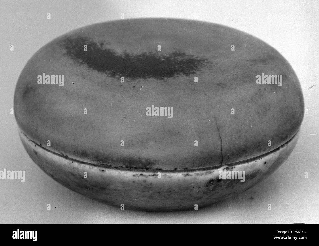 Fort Rouge. Culture : la Chine. Dimensions : H. 2 7/8 in. (7,3 cm). Musée : Metropolitan Museum of Art, New York, USA. Banque D'Images