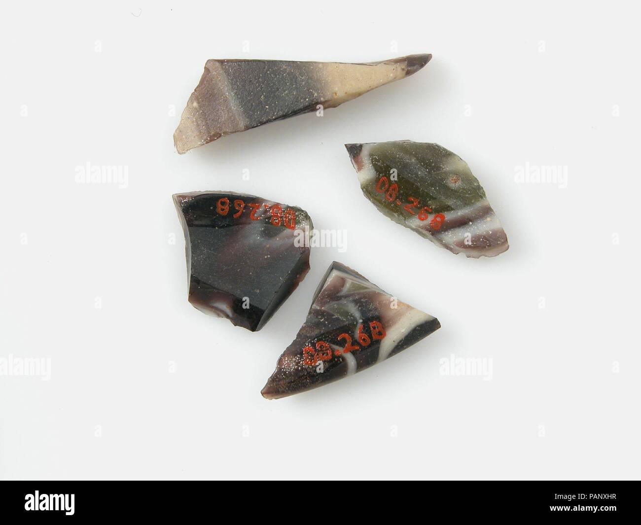 Des fragments de verre à partir d'un navire. Culture : le copte. Dimensions : Stockage (petri diam.) : 1 3/4 in. (4,5 cm). Date : 4ème au début du 5e siècle. Musée : Metropolitan Museum of Art, New York, USA. Banque D'Images