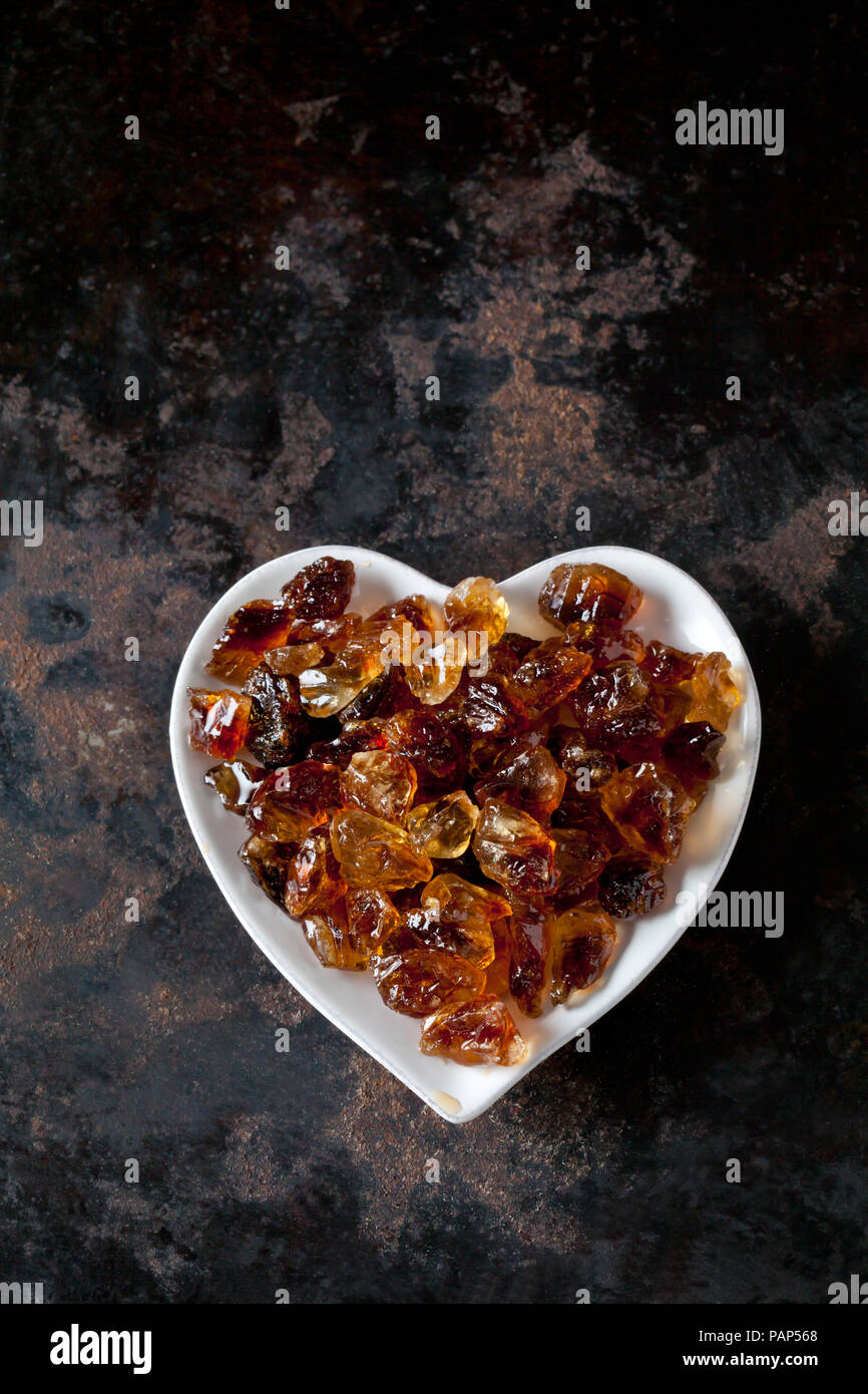 Bol en forme de coeur de candi brun Banque D'Images
