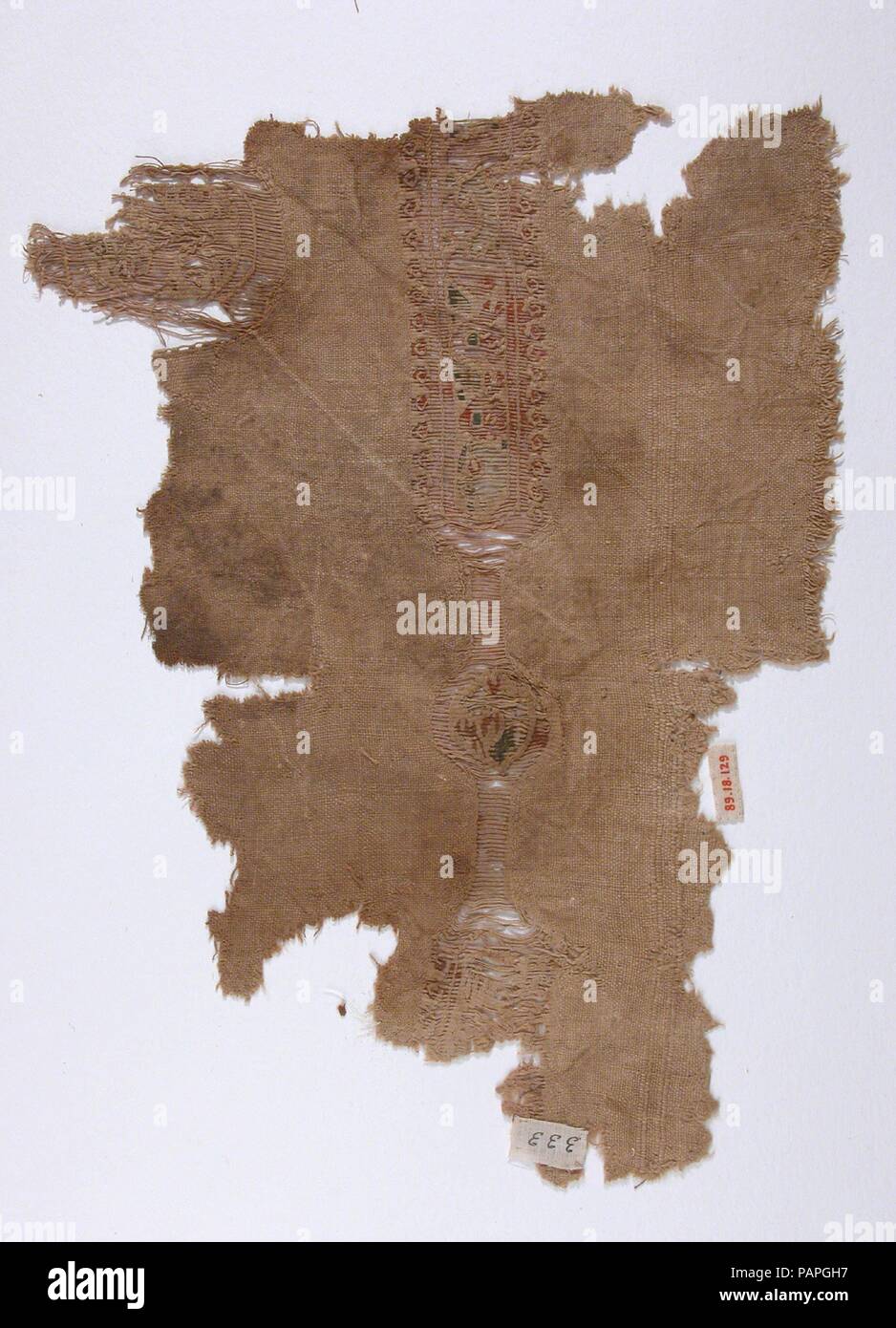 Fragment. Dimensions : 13 7/16 in. high 9 13/16 po (34,2 cm de hauteur 25 cm de large). Date : 5e-6e siècle. Musée : Metropolitan Museum of Art, New York, USA. Banque D'Images