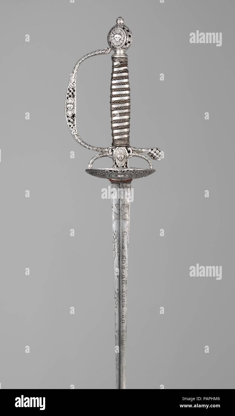 Smallsword porté par les gardes du corps. Culture : français, Versailles. Dimensions : L. 39 5/16 in. (99,8 cm) ; L. de blade 32 1/8 in. (81,6 cm) ; W. 4 1/2 in. (11,4 cm) ; D. 3 1/2 in. (8,9 cm) ; WT. 14 oz. (396,9 g). Sword cutler : Guilmin, Français, Versailles enregistré 1767-1775. Date : 1769. Musée : Metropolitan Museum of Art, New York, USA. Banque D'Images