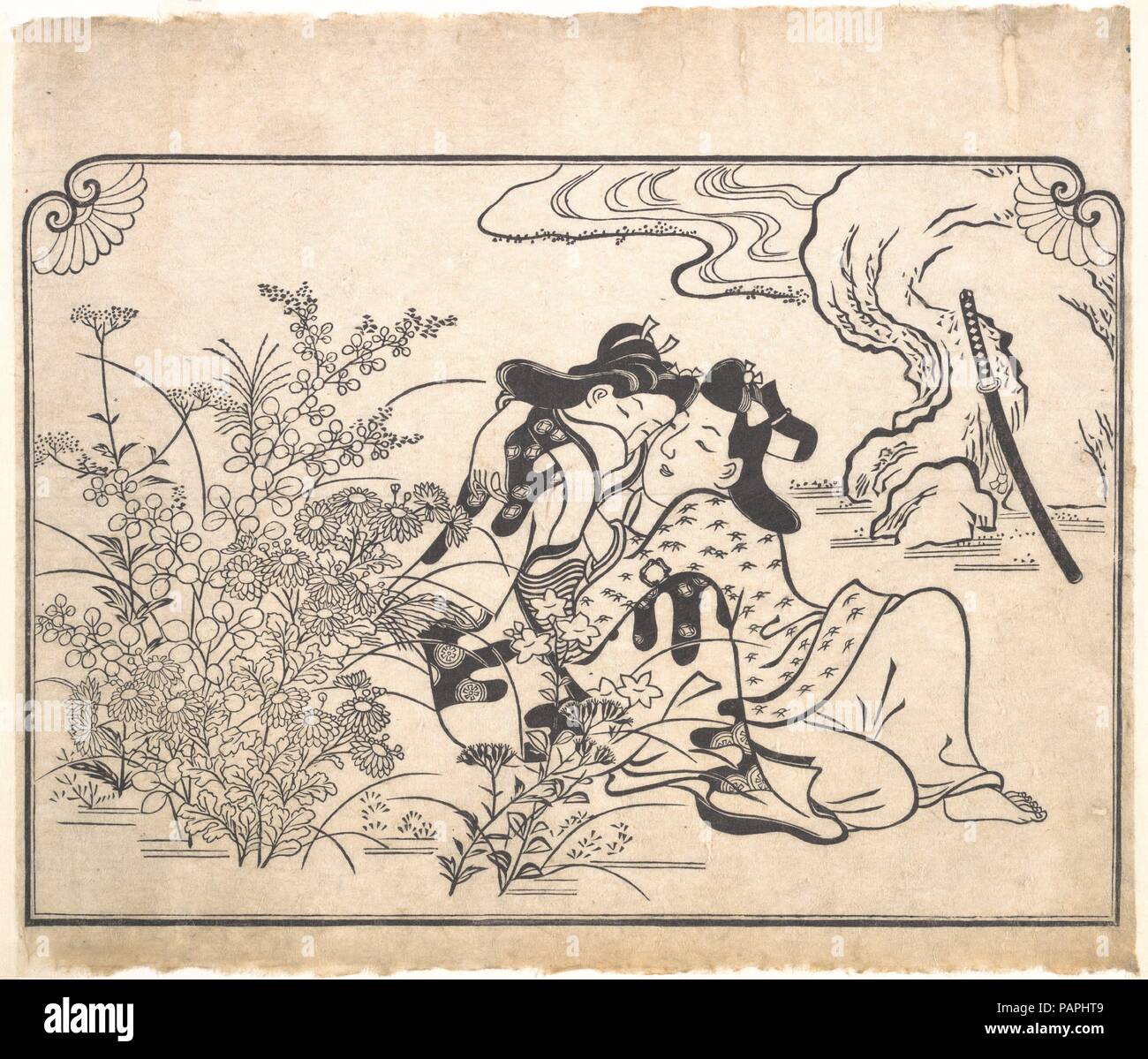 À côté des amoureux de l'automne Fleurs de graminées. Artiste : Hishikawa Moronobu (japonais, est mort 1694). Culture : le Japon. Dimensions : 9 1/4 x 13 1/4 in. (23,5 × 33,7 cm). Date : 1680. Les représentations de Moronobu récurrentes en amoureux amorous pose lui a permis de fusionner les qualités graphiques et d'émotion. Leur intégration physique et lyrique est renforcée par l'animation et des lignes sinueuses, le jeu des marques noires et blanches dans les robes. Comme si l'intégralité de chaque feuille, le prolifique illustrateur de livres Shigemasa encadrée la composition avec une ligne noire ornée de frontière-chrysanthème comme orn Banque D'Images