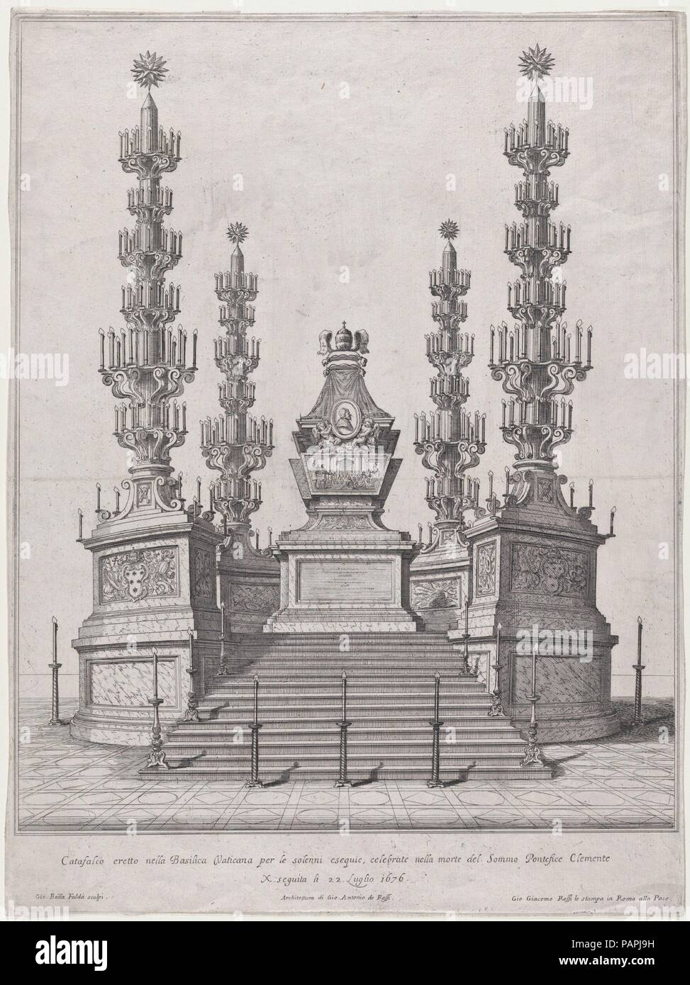 Catafalque pour le Pape Clément X ; structure centrale en haut d'une plate-forme de l'étape 15, avec des colonnes surmontées de candélabres à chacun des quatre coins. Artiste : Giovanni Battista Falda (Italien, Valduggia 1643-1678 Rome) ; Après Giovanni Battista de Rossi (Italien, actif à Rome, ca. 1601-1678). Fiche Technique Dimensions : (découpés) : 17 × 12 3/16 13/16 in. (43,6 × 32,5 cm). Publié dans : Rome. Editeur : Giovanni Giacomo De Rossi (Italien, Rome Rome 1627-1691). Date : 1676. Musée : Metropolitan Museum of Art, New York, USA. Banque D'Images