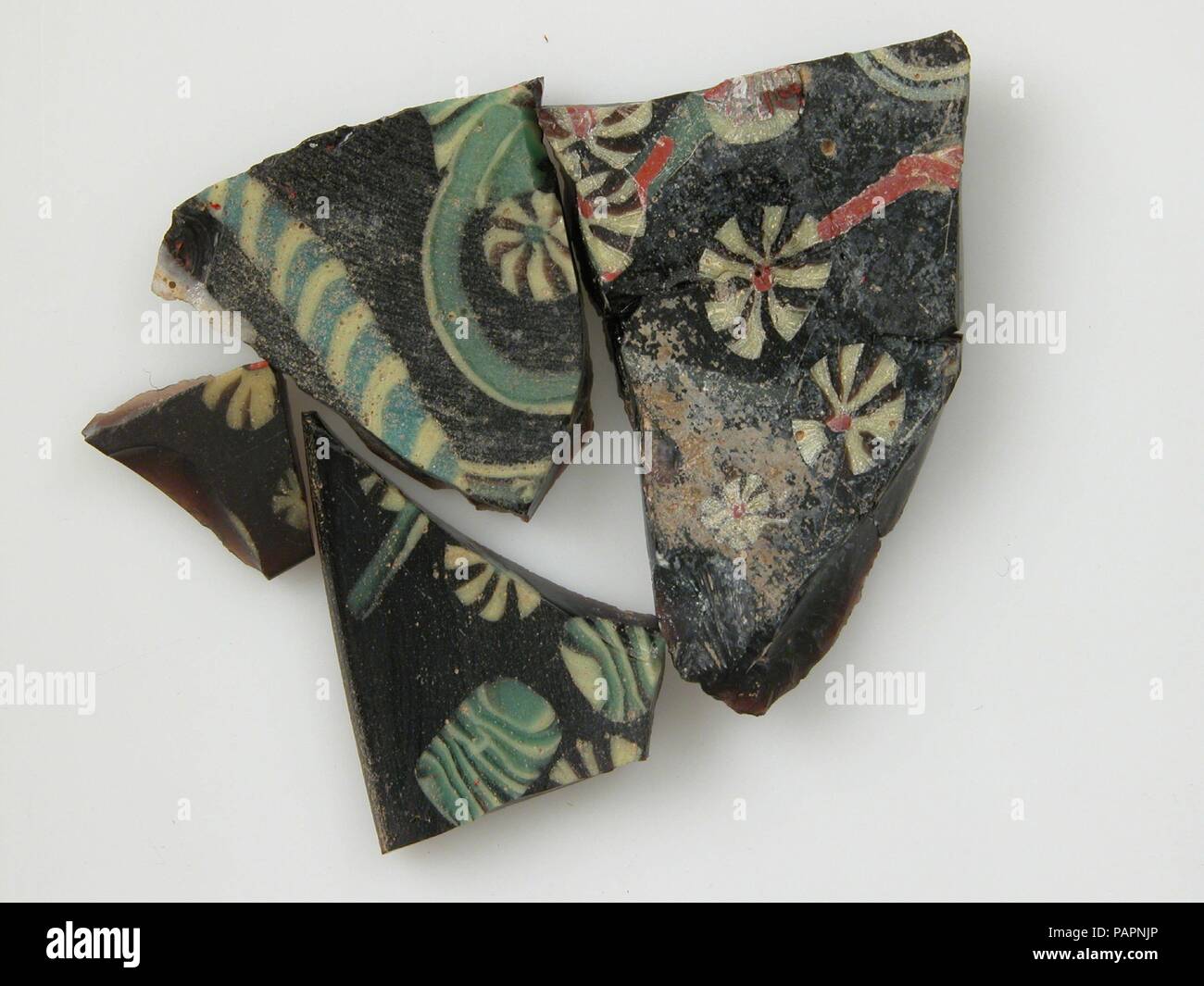 Des fragments de verre à partir d'un navire. Culture : le copte. Dimensions : Stockage (petri diam.) : 2 1/8 in. (5,4 cm). Date : 4ème au début du 5e siècle. Musée : Metropolitan Museum of Art, New York, USA. Banque D'Images