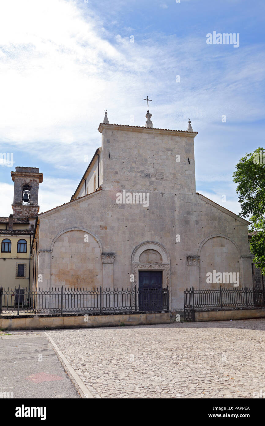 CORFINIO, ITALIE - septembre 06,2015 : Basilique de San Valvense à Corfinio Pelino, L'Aquila, dans la région des Abruzzes - Italie Banque D'Images