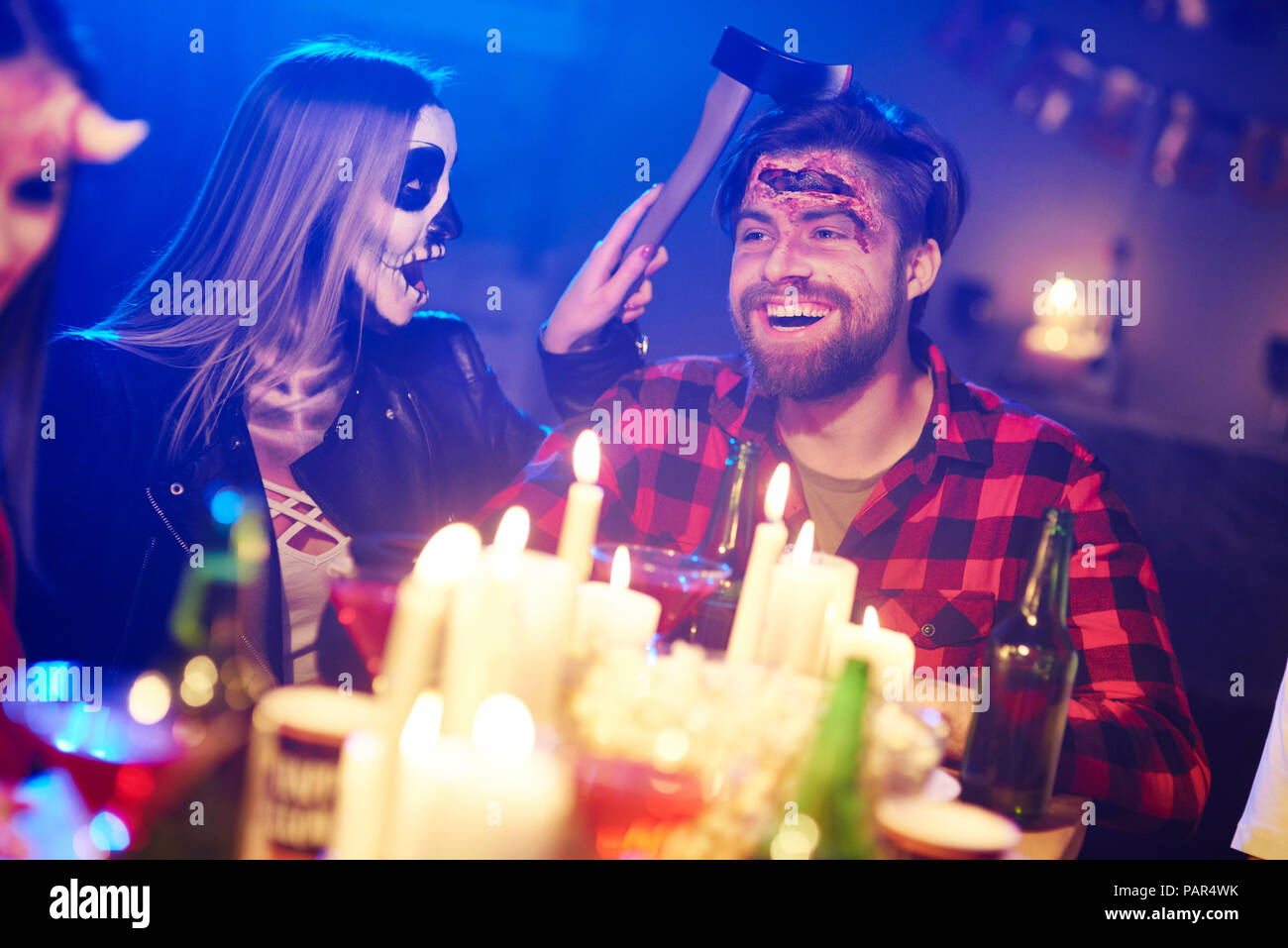 Couple à une fête d'Halloween Banque D'Images