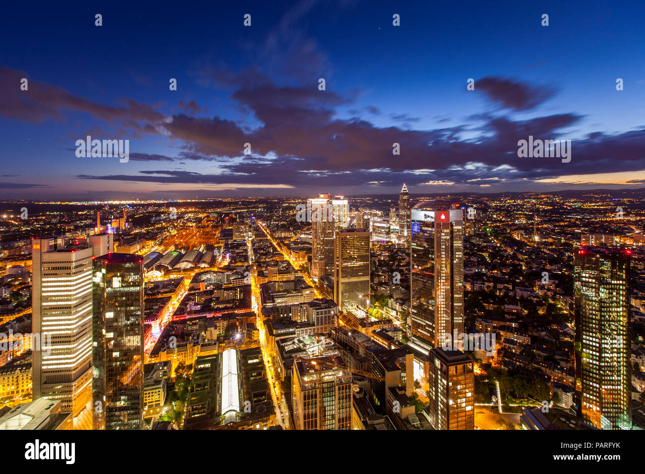 Maintower Aussicht zur Blauen Stunde Banque D'Images