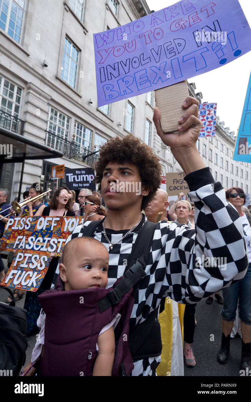 Au cours de sa protestation anti Trump visite de London. Centre de Londres le 13 juillet 2018 Banque D'Images