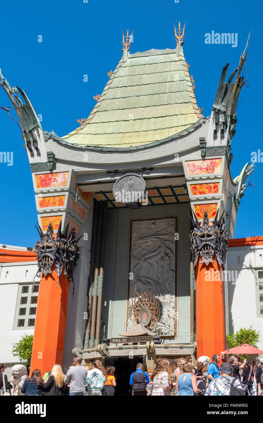 Le Grauman's Chinese Theatre sur l'historique Hollywood Walk of Fame au 6925 Hollywood Boulevard, Los Angeles, Californie, USA, la Banque D'Images