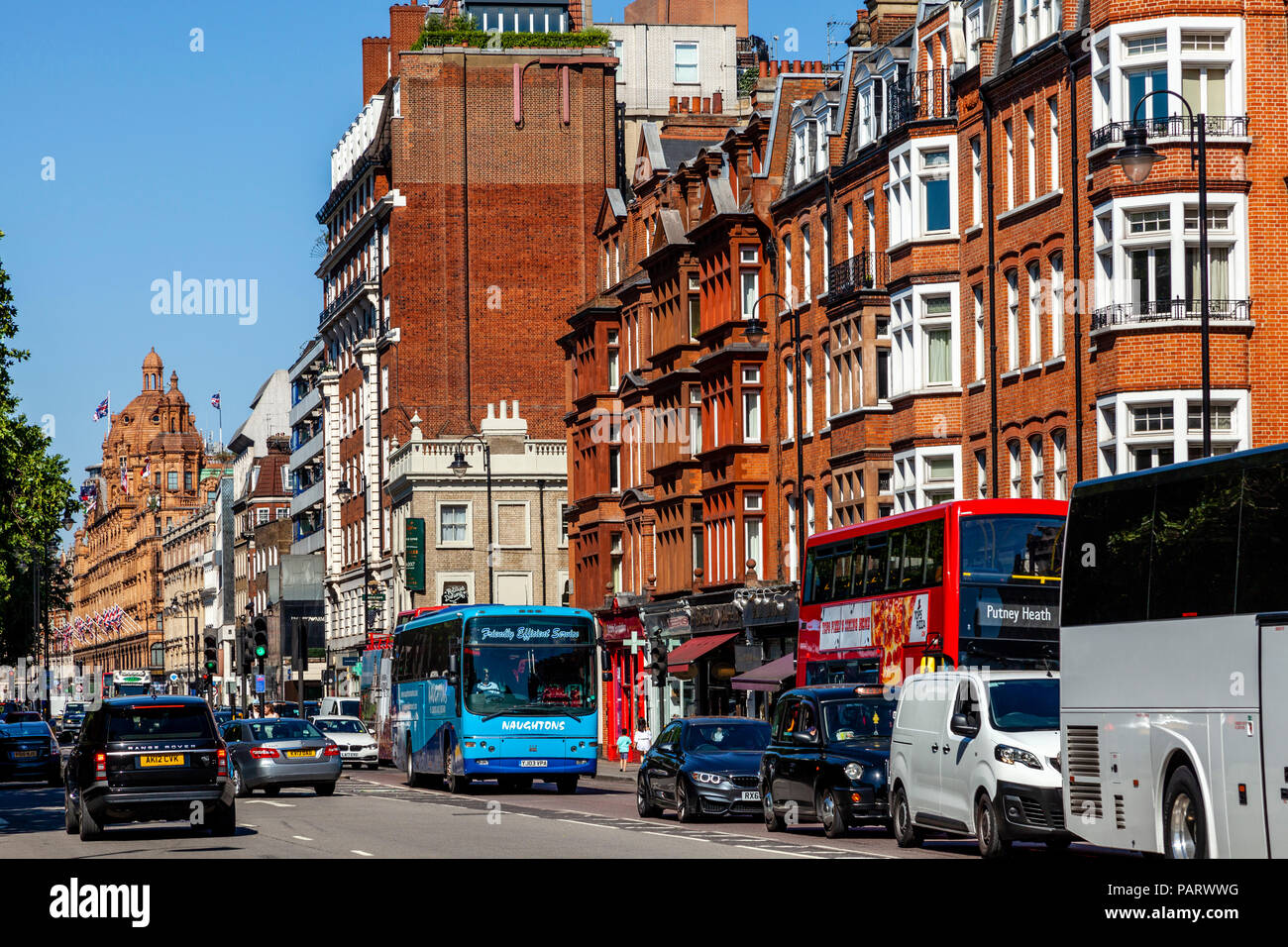 Brompton Road, Knightsbridge, Londres, Angleterre Banque D'Images