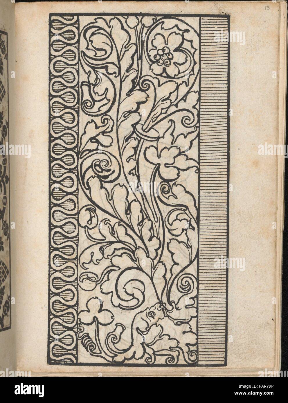 Ein nouveau Modelbuch..., page 13 (recto). Dimensions : 7 3/8 x 5 5/16 in. (18,5 x 13,6 cm). Editeur : Johann Schönsperger le jeune (1510-30) allemand, actif. Date : Octobre 22, 1524. Publié par Johann sch ?nsperger le Jeune, Zwickau. De haut en bas, et de gauche à droite : Design composé de 3 colonnes verticales. Colonne de gauche est ornée d'une ligne blanche en courbe. Colonne du milieu est décorée avec des vignes de feuilles et fruits qui proviennent d'une tête grotesque sur le bord inférieur. Colonne de droite est décoré avec un motif de marques verticales horizontales. Musée : Metropolitan Museum of Art, New York, USA. Banque D'Images