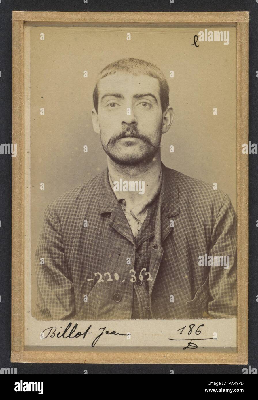 Billot. Jean. 23 ans, né le 23/1/71 à Bourges (Cher). Tireur en barre. Anarchiste. 1/7/94. Artiste : Alphonse Bertillon (Français, 1853-1914). Dimensions : 10,5 x 7 x 0,5 cm (4 1/8 x 2 3/4 x 3/16 in.) chacun. Date : 1894. Né dans une famille de scientifiques et des statisticiens, Bertillon a commencé sa carrière comme commis au bureau d'identification de la Préfecture de Police de Paris en 1879. Chargé de maintenir des dossiers de police fiable des délinquants, il a développé le premier système moderne de l'identification criminelle. Le système, qui est devenu connu sous le nom, de bertillonnage comportait trois volets : anthropometr Banque D'Images