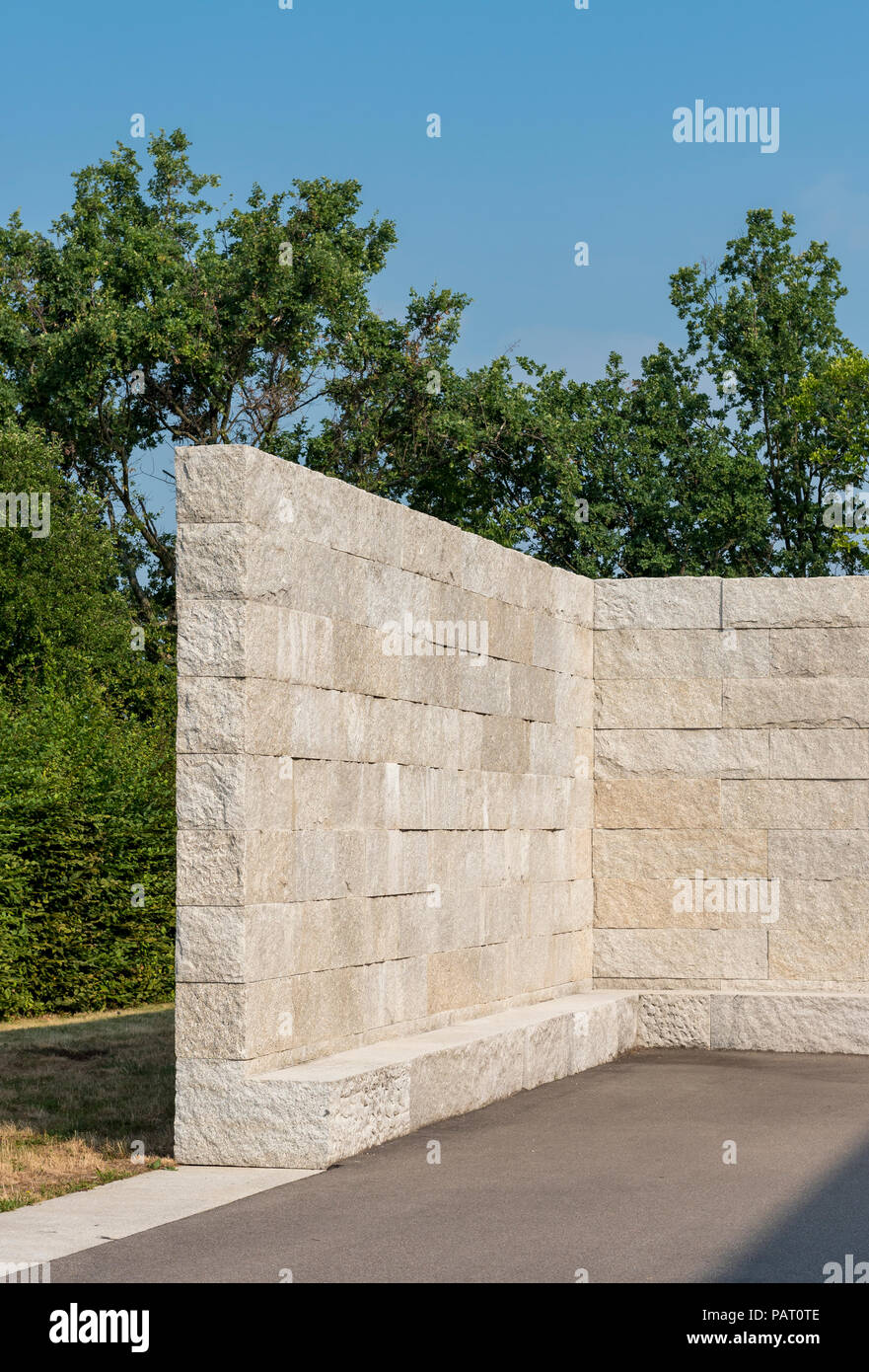 Détail architectural de mur de granit d'Álvaro Siza, Promenade, site Vitra à Weil am Rhein, Allemagne Banque D'Images