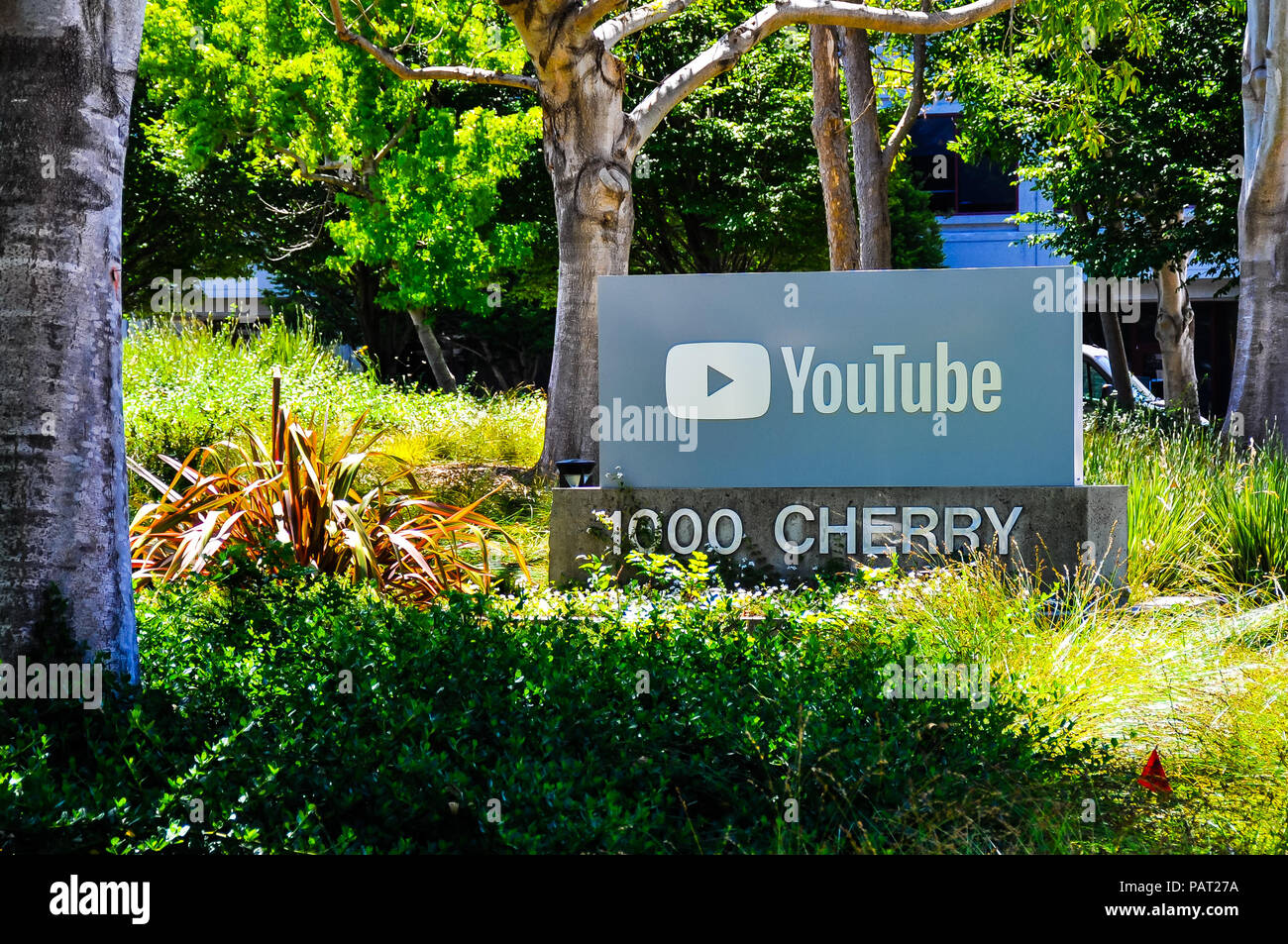 San Bruno, CA/USA - Juillet 8, 2018 : entrée de marques de la société YouTube siège à San Bruno, CA. Banque D'Images