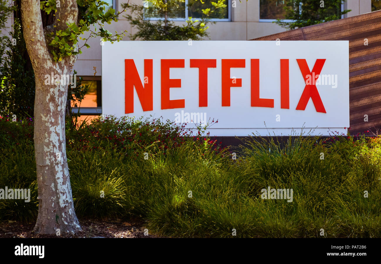 12 mai 2018 : entrée de l'entreprise marques signe à NETFLIX Co.'s bureau principal à Los Gatos, CA. Offre NETFLIX streaming media, vidéo-online & DVD par courrier.. Banque D'Images