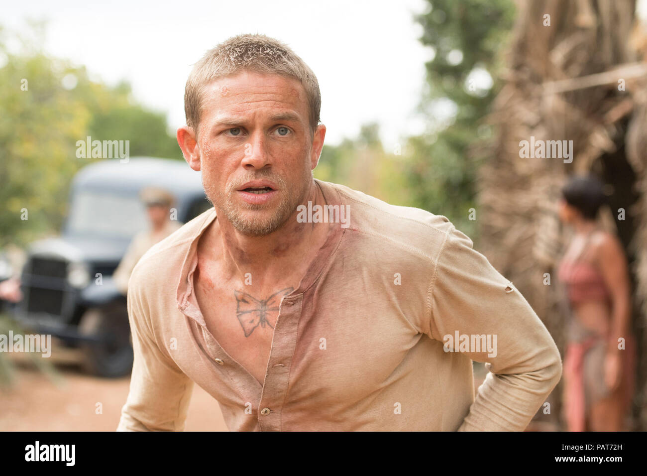 DATE DE SORTIE : Août 24, 2018 TITRE : Papillon STUDIO : Bleecker Street Media Director : Michael Noer PLOT : un prisonnier détenu sur une île éloignée des parcelles de son évasion. Un remake du film de 1973 'Papillon'. Avec : CHARLIE HUNNAM que Henri Charriere 'Papillon'. (Crédit Image : © Bleecker Street Media/Divertissement Photos) Banque D'Images