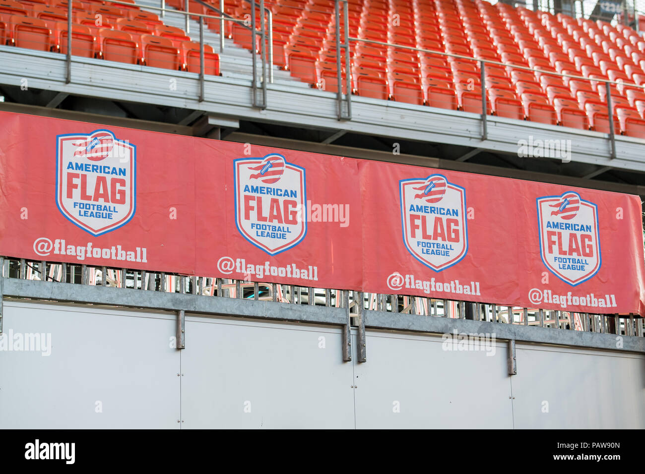 Houston, TX, USA. 19 juillet, 2018. Logo de l'affl peut être vu sur des bannières avant l'American Flag Football League finale ultime entre Godspeed et la lutte contre le cancer au stade BBVA Compass à Houston, TX. La lutte contre le cancer a gagné le match 26 à 6.Trask Smith/CSM/Alamy Live News Banque D'Images