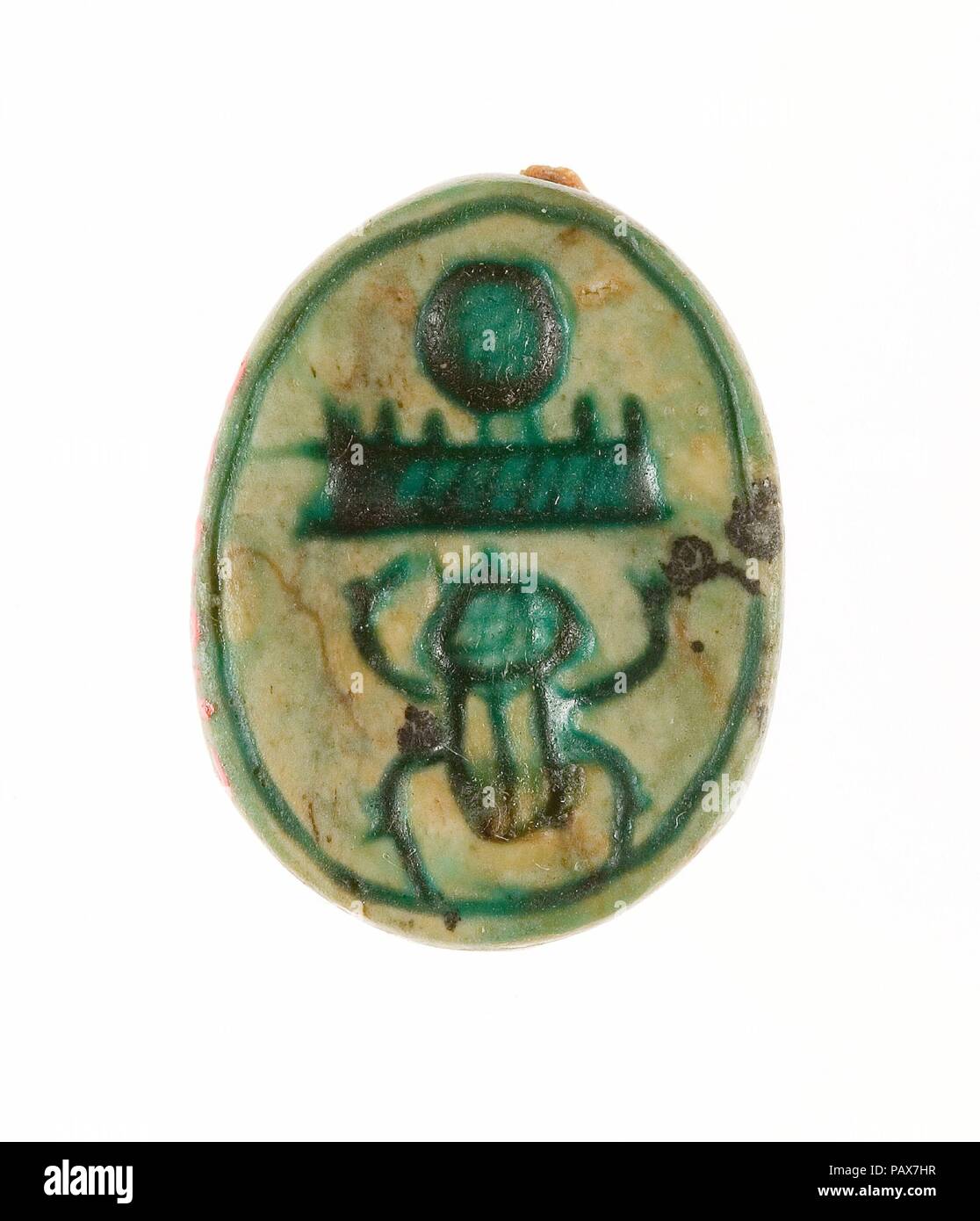 Scarab est inscrit le nom du trône de Thoutmosis III. Dimensions : L. 1.6 cm (5/8 po) ; w. 1,2 cm (1/2 po) ; h. 0,6 cm (1/4 po). Dynastie DYNASTIE : 18, tôt. Règne : règne d'Hatchepsout et de Thoutmosis III. Date : ca. 1479-1458 av. J.-C.. Musée : Metropolitan Museum of Art, New York, USA. Banque D'Images