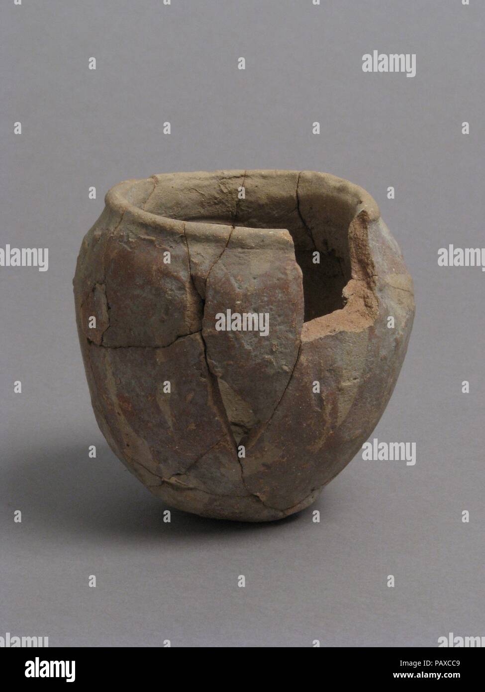Pot. Culture : le copte. Dimensions : hors tout : 3 11/16 x 3 13/16 in. (9,4 x 9,7 cm). Date : 4ème-7ème siècle. Musée : Metropolitan Museum of Art, New York, USA. Banque D'Images