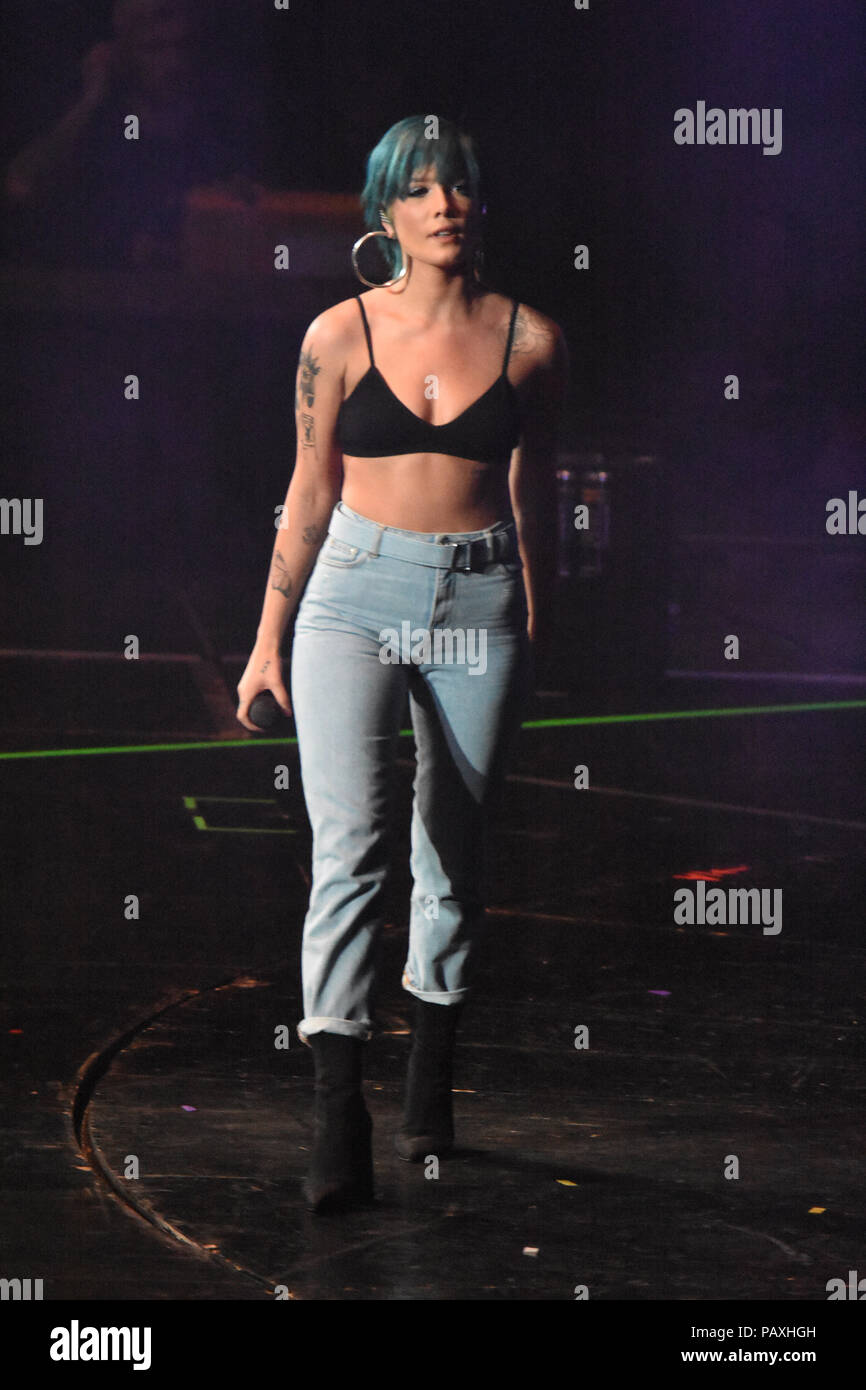 B96 Radio Chicago Summer Bash 2018 Pepsi Concert à l'Allstate Arena à Rosemont, IL, USA le 23 juin 2018 Comprend : Halsey Où : Rosemont, Illinois, United States Quand : 23 Juin 2018 Crédit : Adam Bielawski/WENN.com Banque D'Images