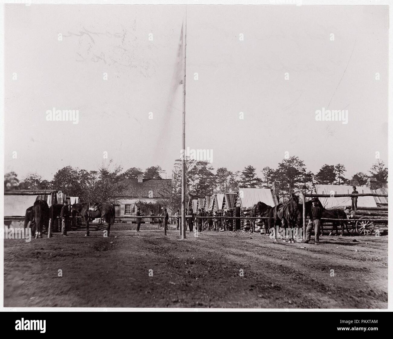 L'Administration centrale, 10e Corps d'armée, Hatcher's Farm, Virginia. Artiste : Joseph Andrew Russell (Américain, 1830-1902). Ancienne Attribution : autrefois attribués à Mathew B. Brady (Américain, né en Irlande, 1823 ?-1896) de New York. Date : 1861-1865. Musée : Metropolitan Museum of Art, New York, USA. Banque D'Images