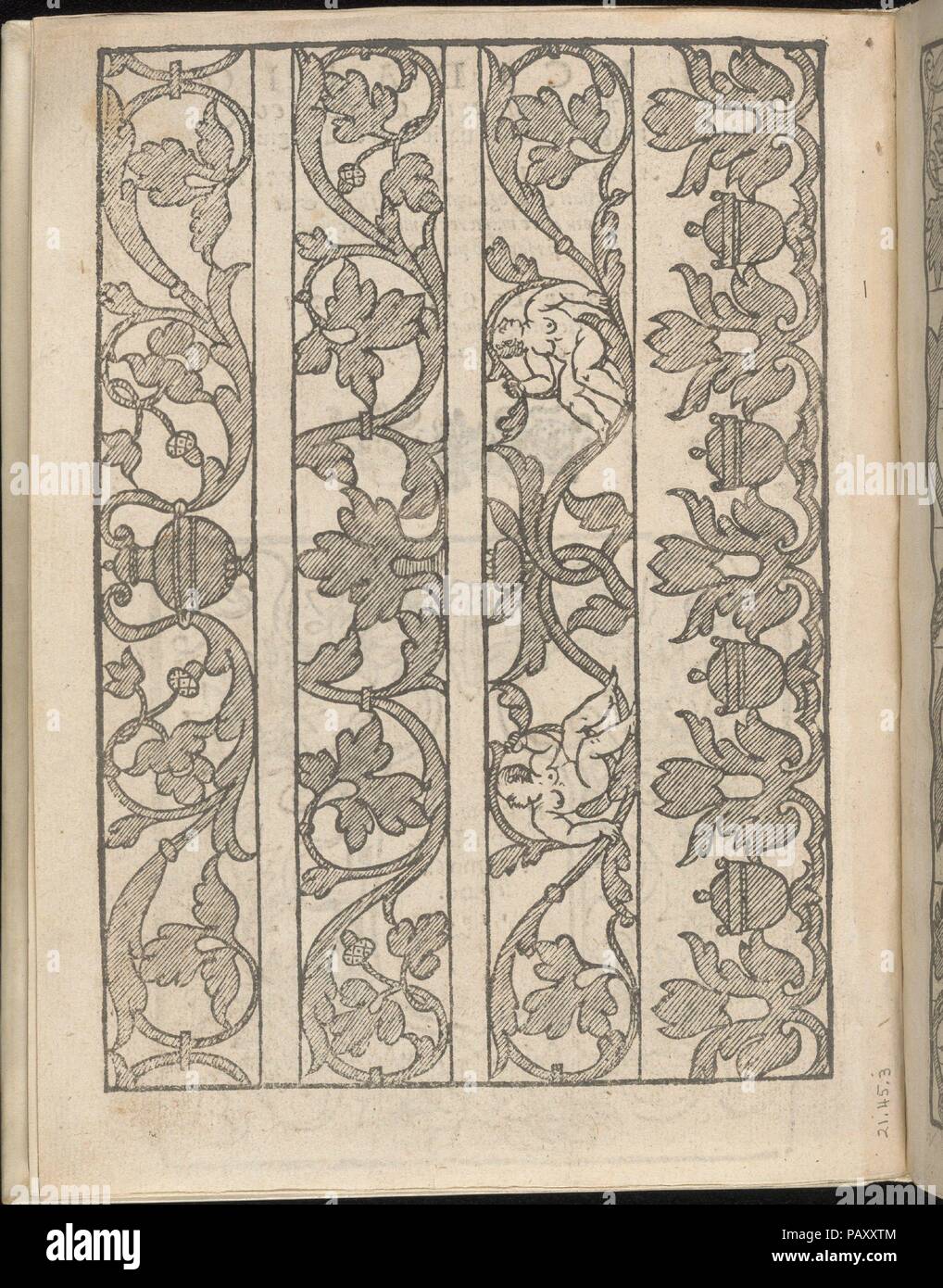 Lucidario di Recami, page 2 (recto). Designer : Iseppo Foresto (Italien, Venise, 1557 active). Dimensions : hors tout : 7 7/8 x 5 7/8 in. (20 x 15 cm). Publié dans : Venise. Editeur : Jeronimo Calepino , 1564. Date : 1564. Conçu par Iseppo Foresto, publié par Jeronimo Calepino, 1564. De haut en bas, et de gauche à droite : Design composé de 3 colonnes verticales ; chaque colonne est imprimé sur une grille. Colonne de gauche est décoré avec 2 branches de raisin en courbe avec des feuilles et des fruits. Colonne du milieu est décoré au centre d'une fleur dont l'enroulement 2 tiges avec des feuilles et des glands. Bon c Banque D'Images