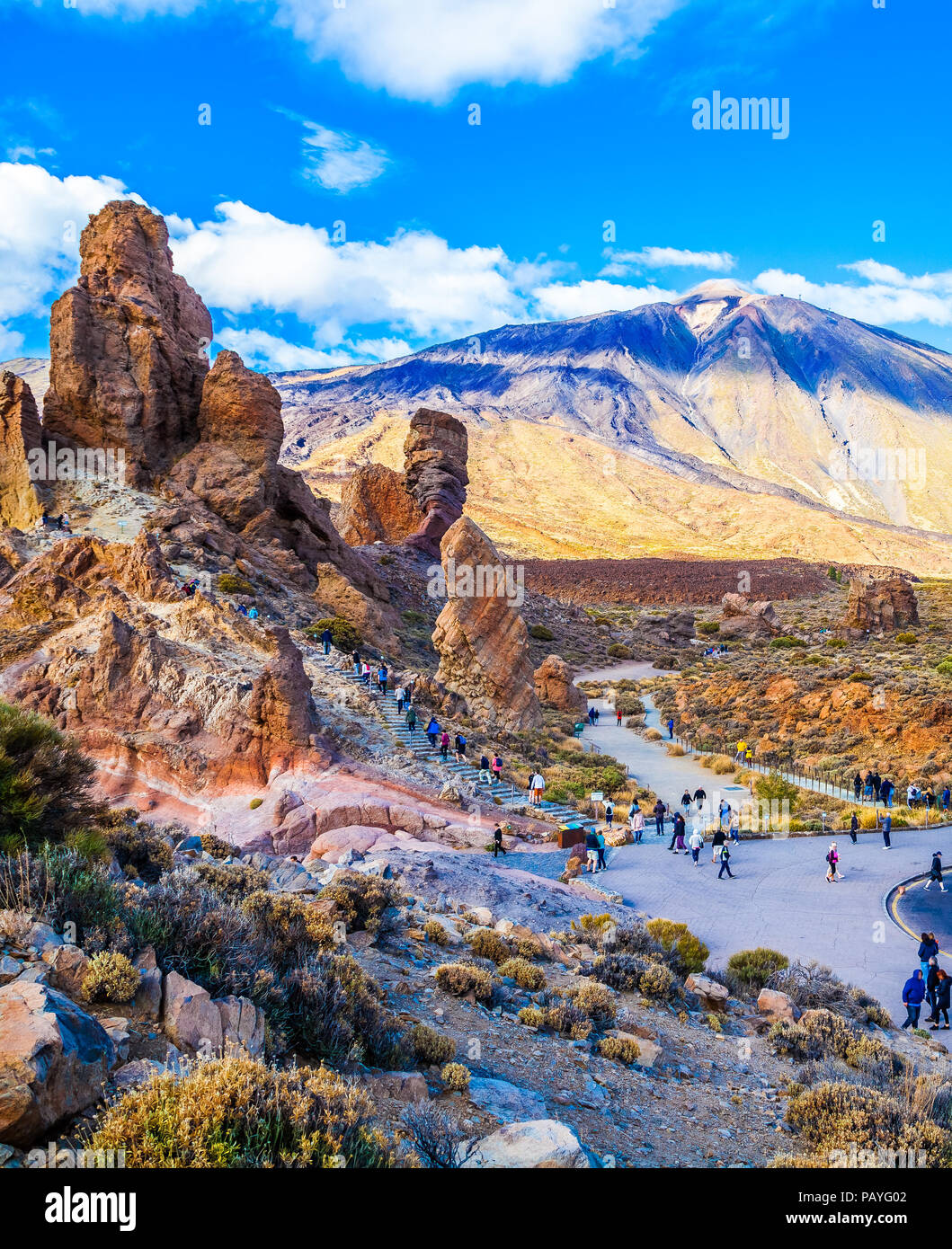 Vue aérienne sur la célèbre Cinchado Garcia pierre dans des vacances d'été, le Parc National de Tenerife - Espagne Banque D'Images