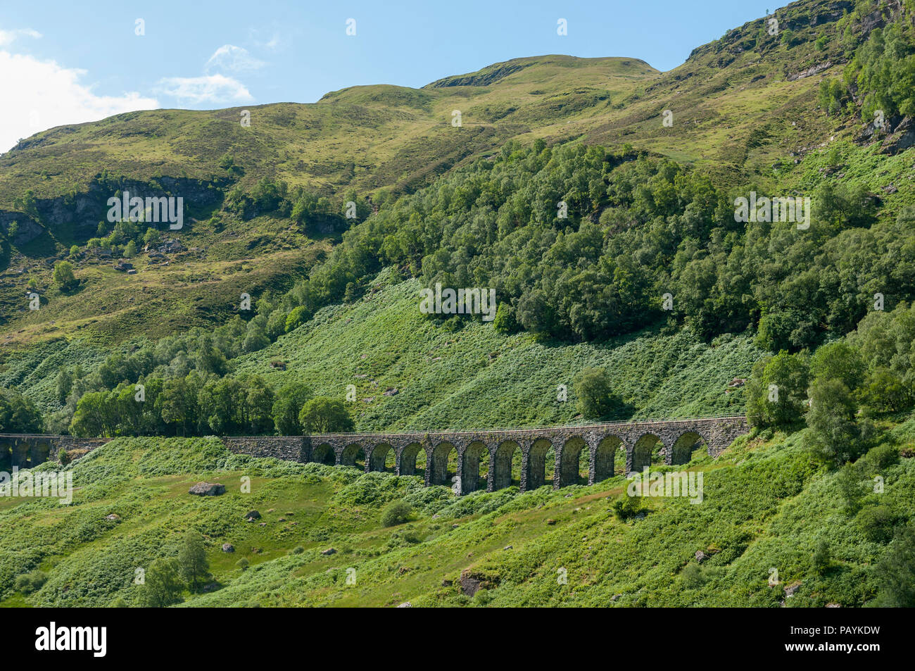 L'ancien viaduc de la ligne de chemin de fer maintenant un chemin les marcheurs à Glen Ogle.Le Glen Ogle rail trail. Le Perthshire. L'Écosse. Banque D'Images